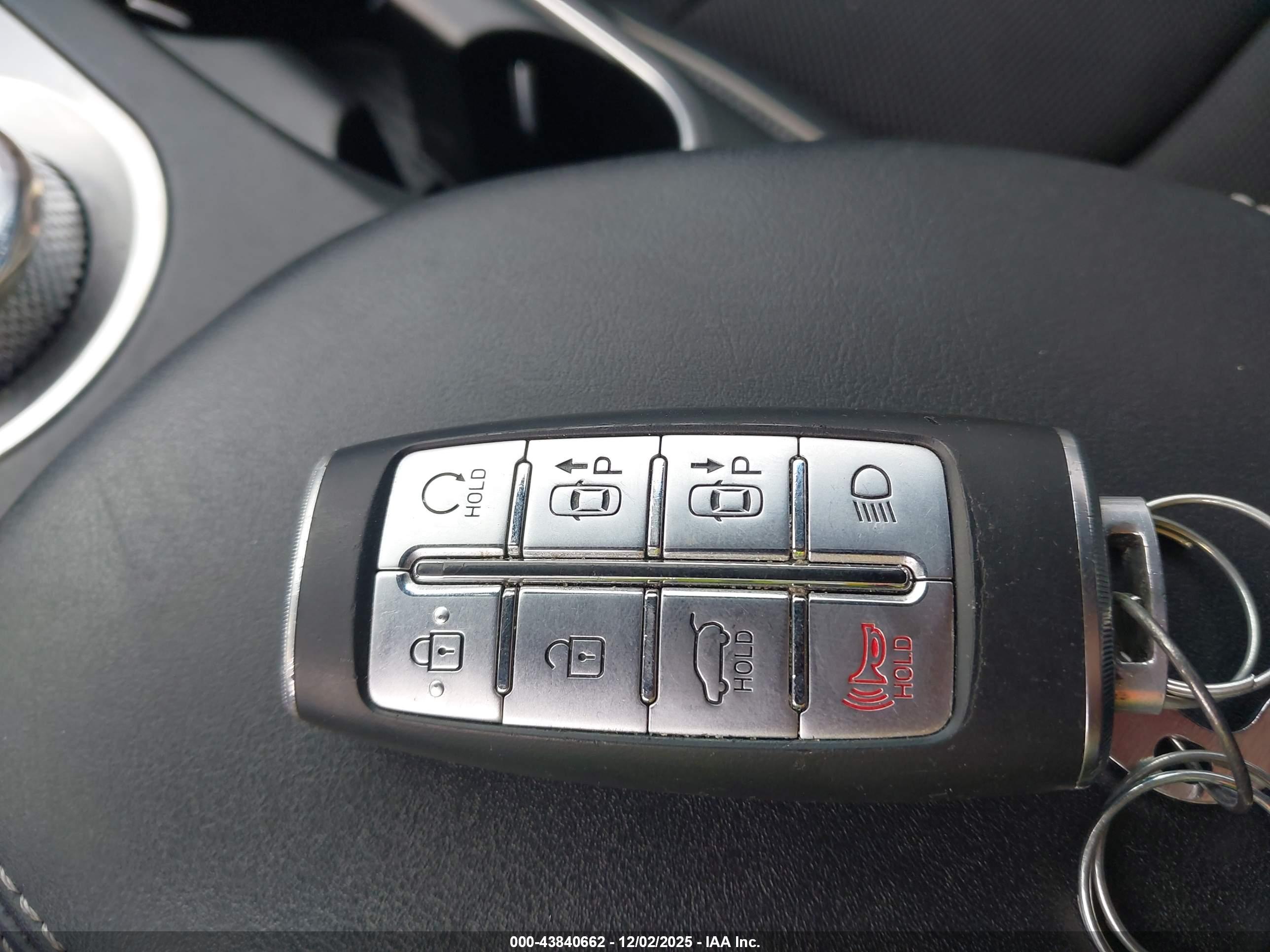 GENESIS GV70 image 11