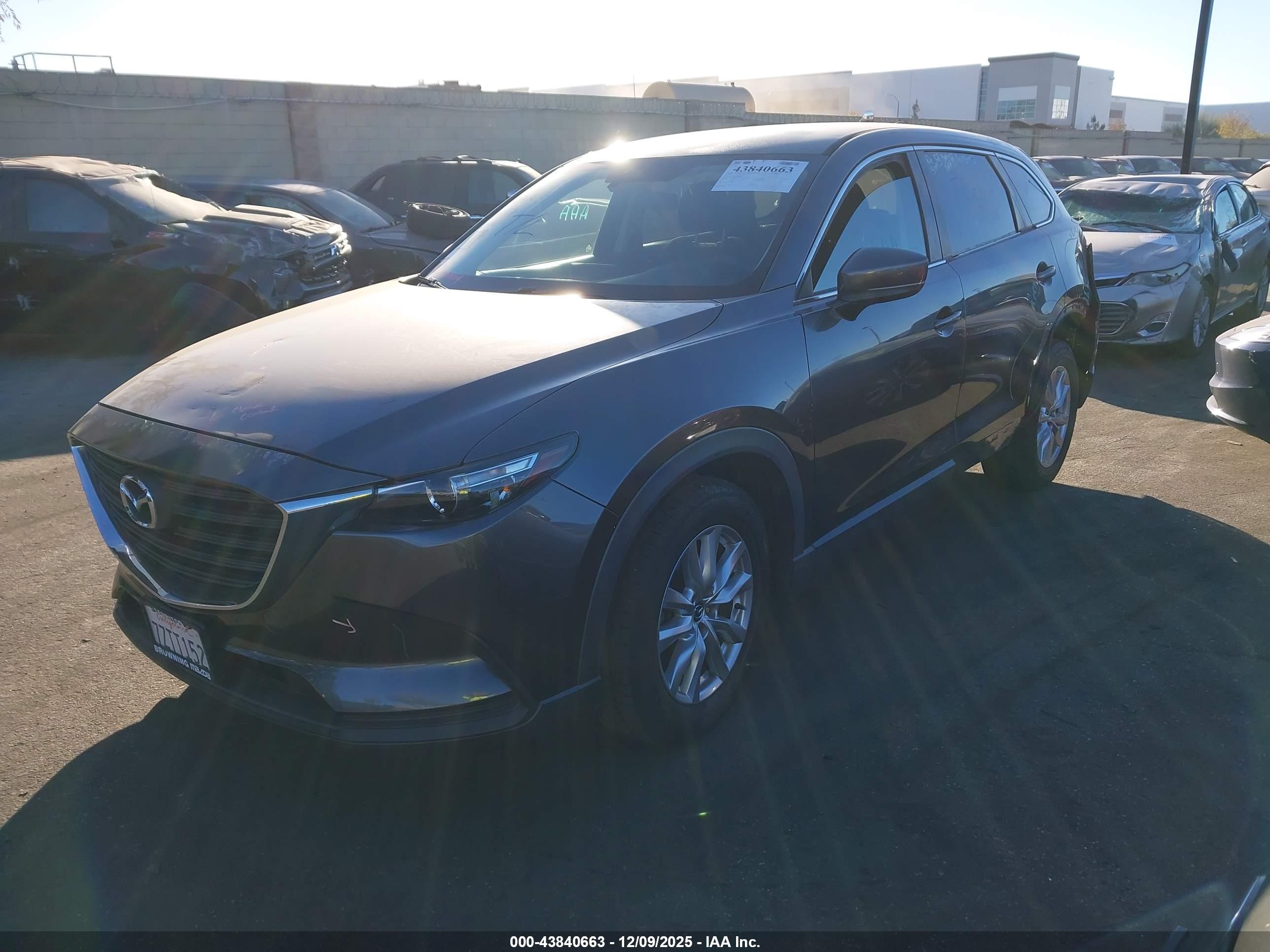 MAZDA CX-9 image 2
