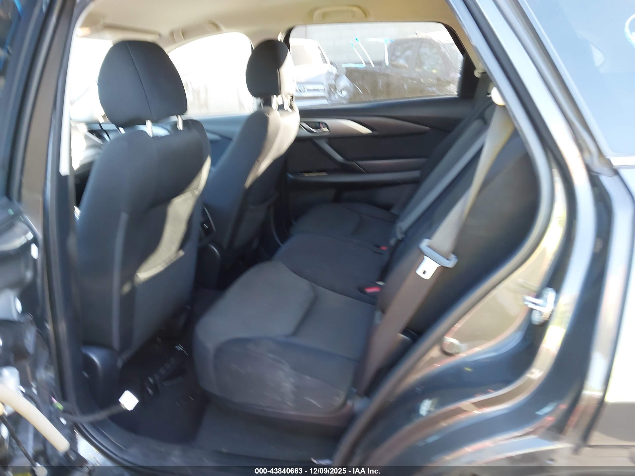 MAZDA CX-9 image 8