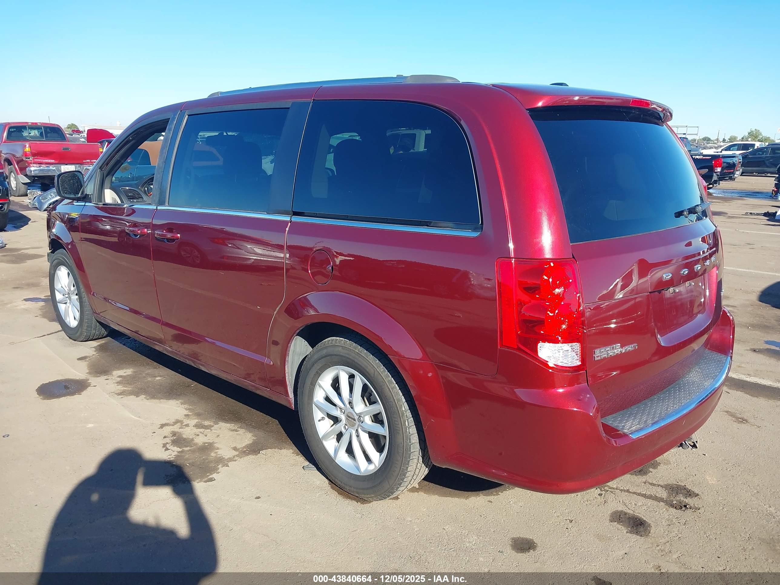 DODGE GRAND image 3
