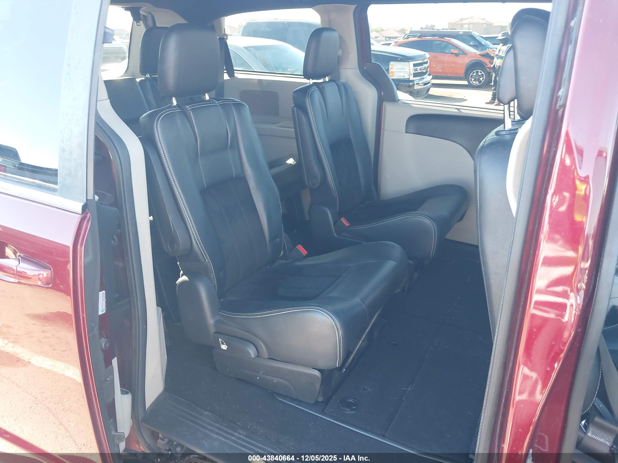 DODGE GRAND image 8