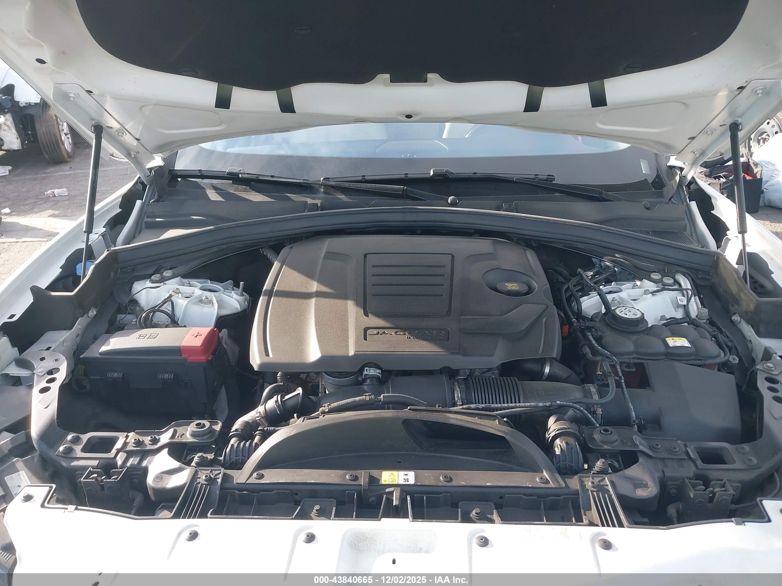 JAGUAR F-PACE image 10