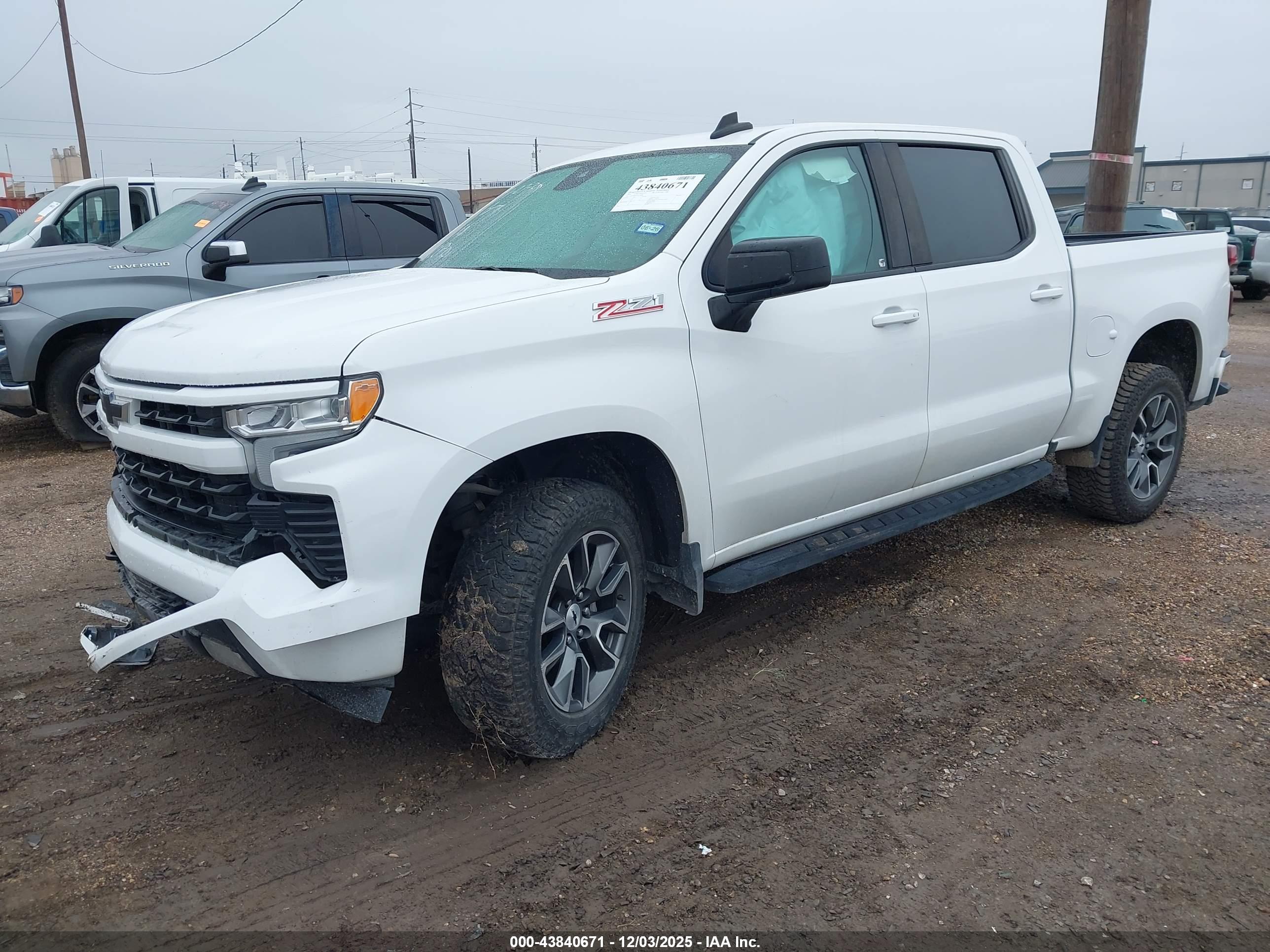 CHEVROLET SILVERADO image 2