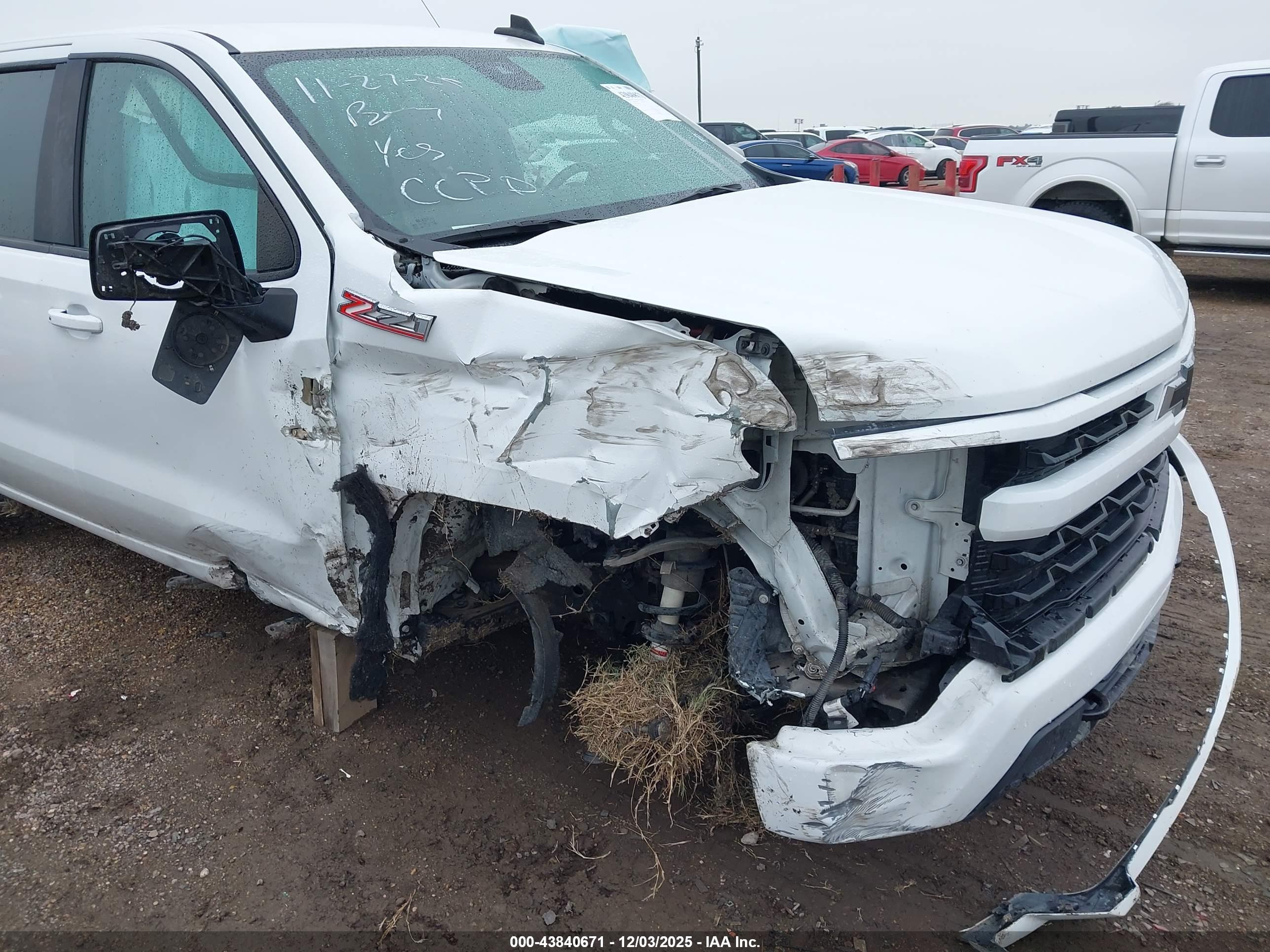 CHEVROLET SILVERADO image 6