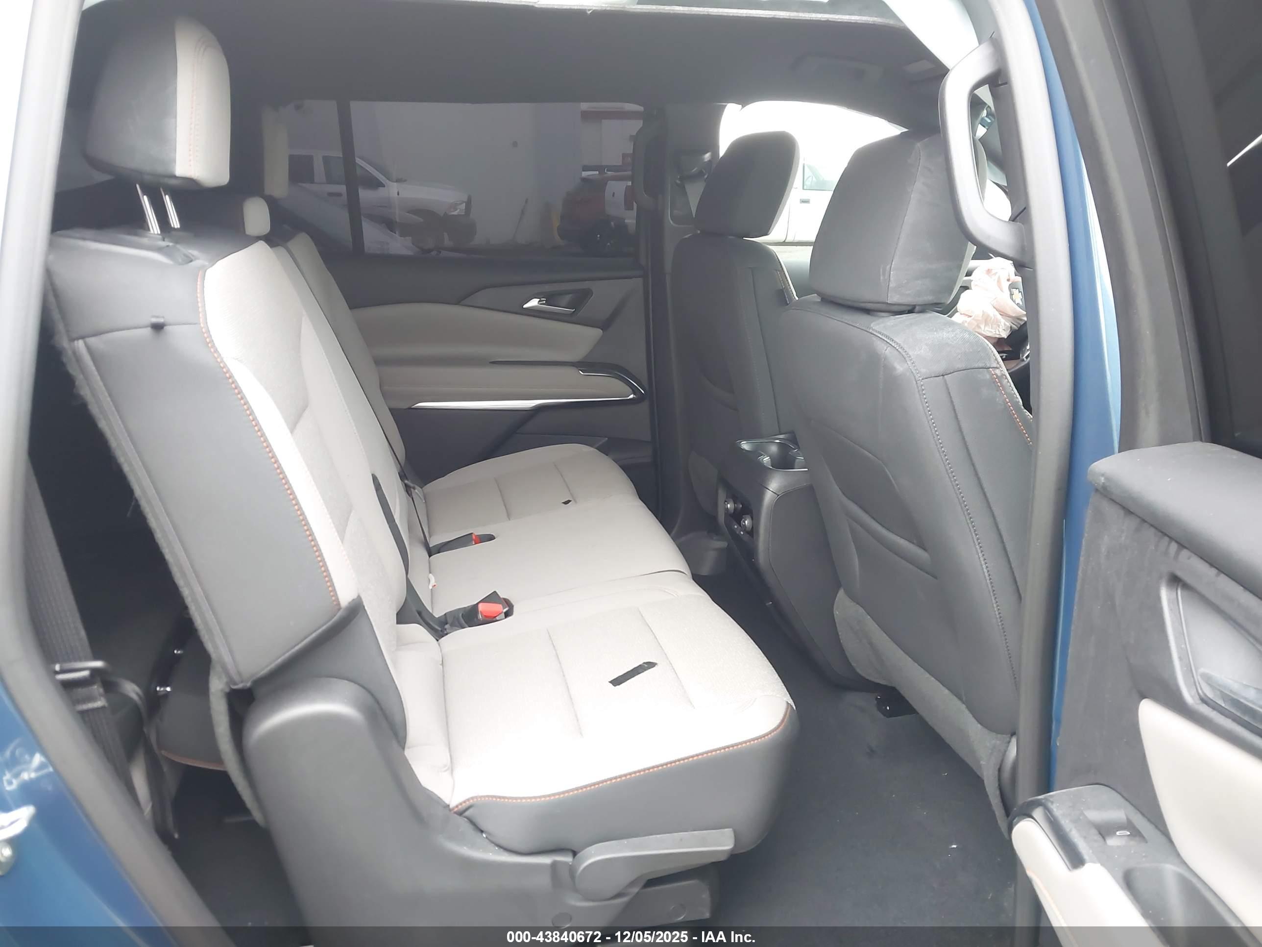CHEVROLET TRAVERSE image 8