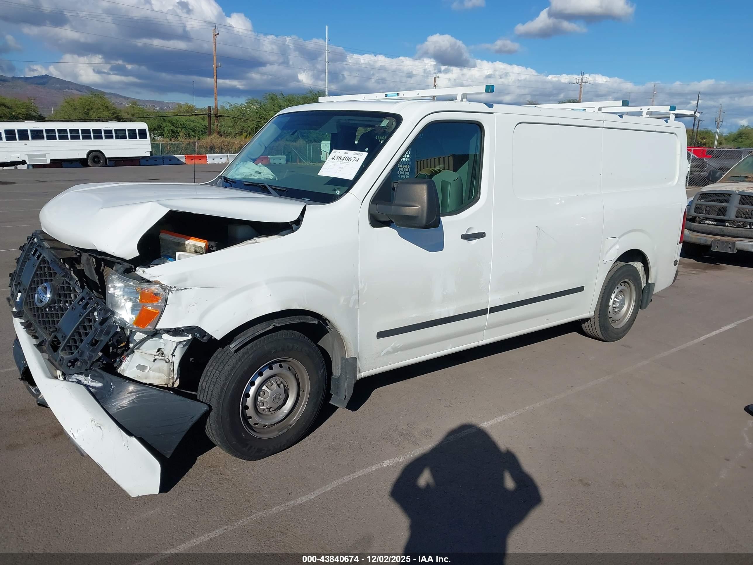 NISSAN NV image 2
