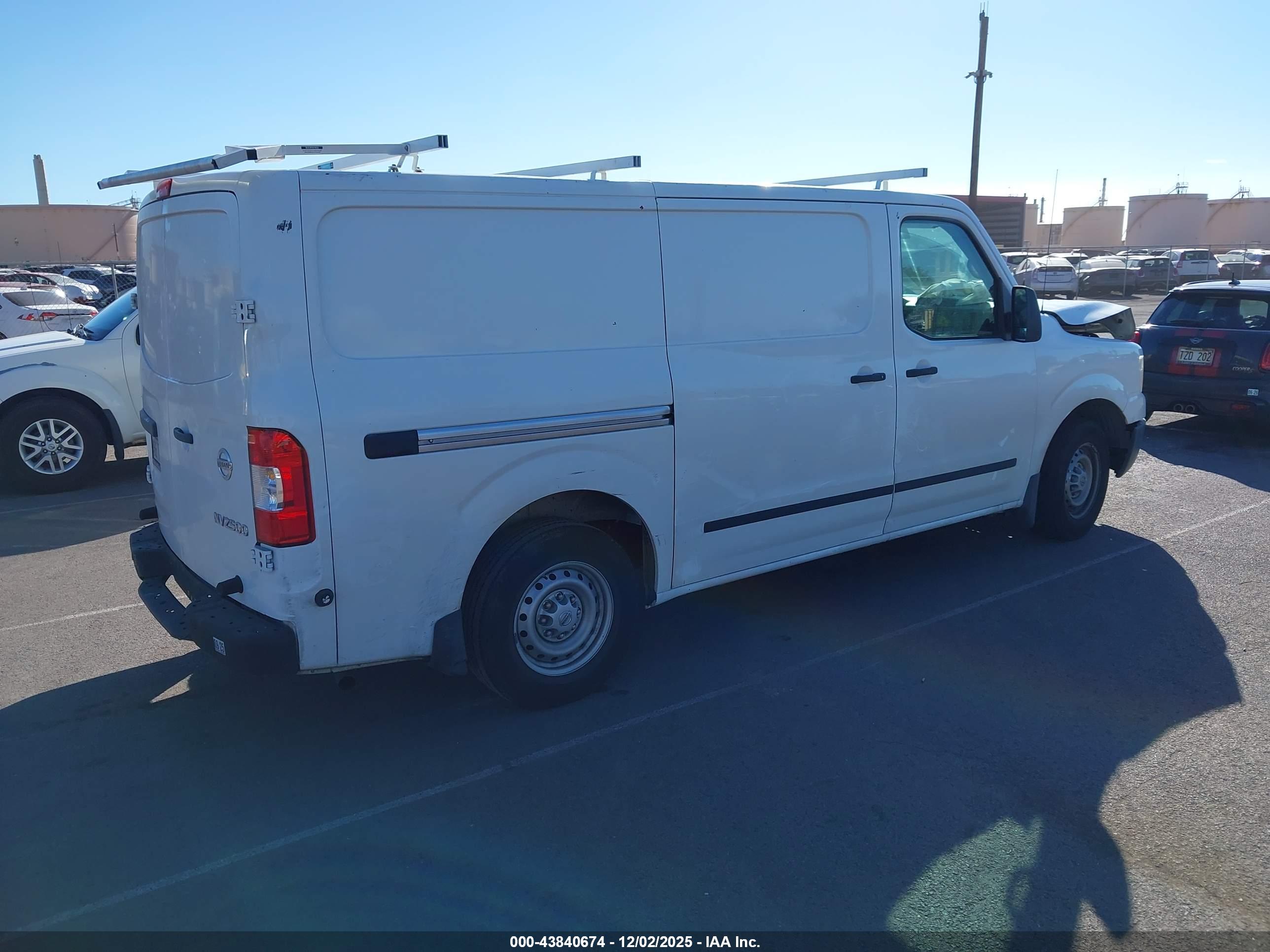 NISSAN NV image 4