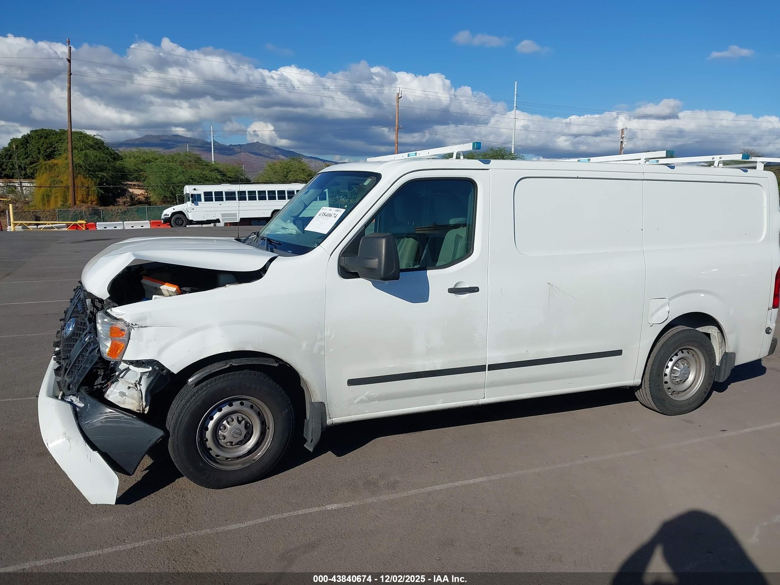 NISSAN NV image 6