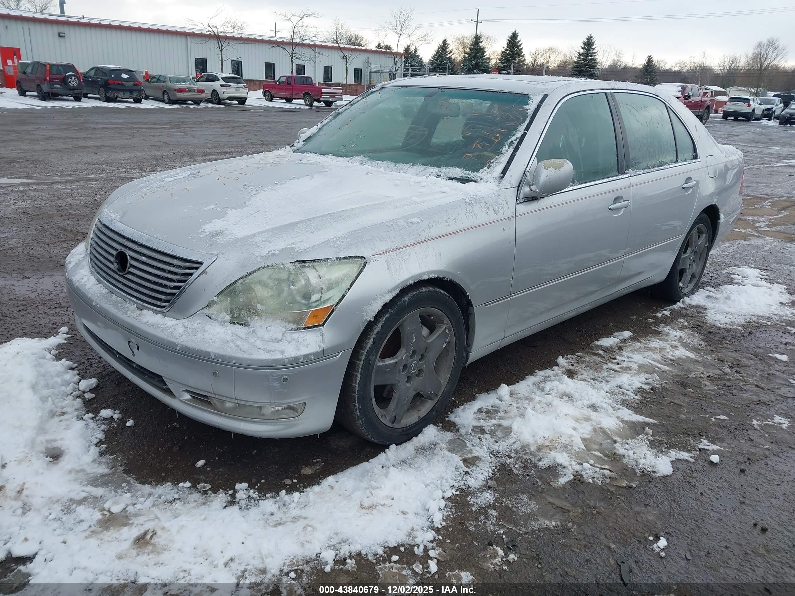 LEXUS LS image 2