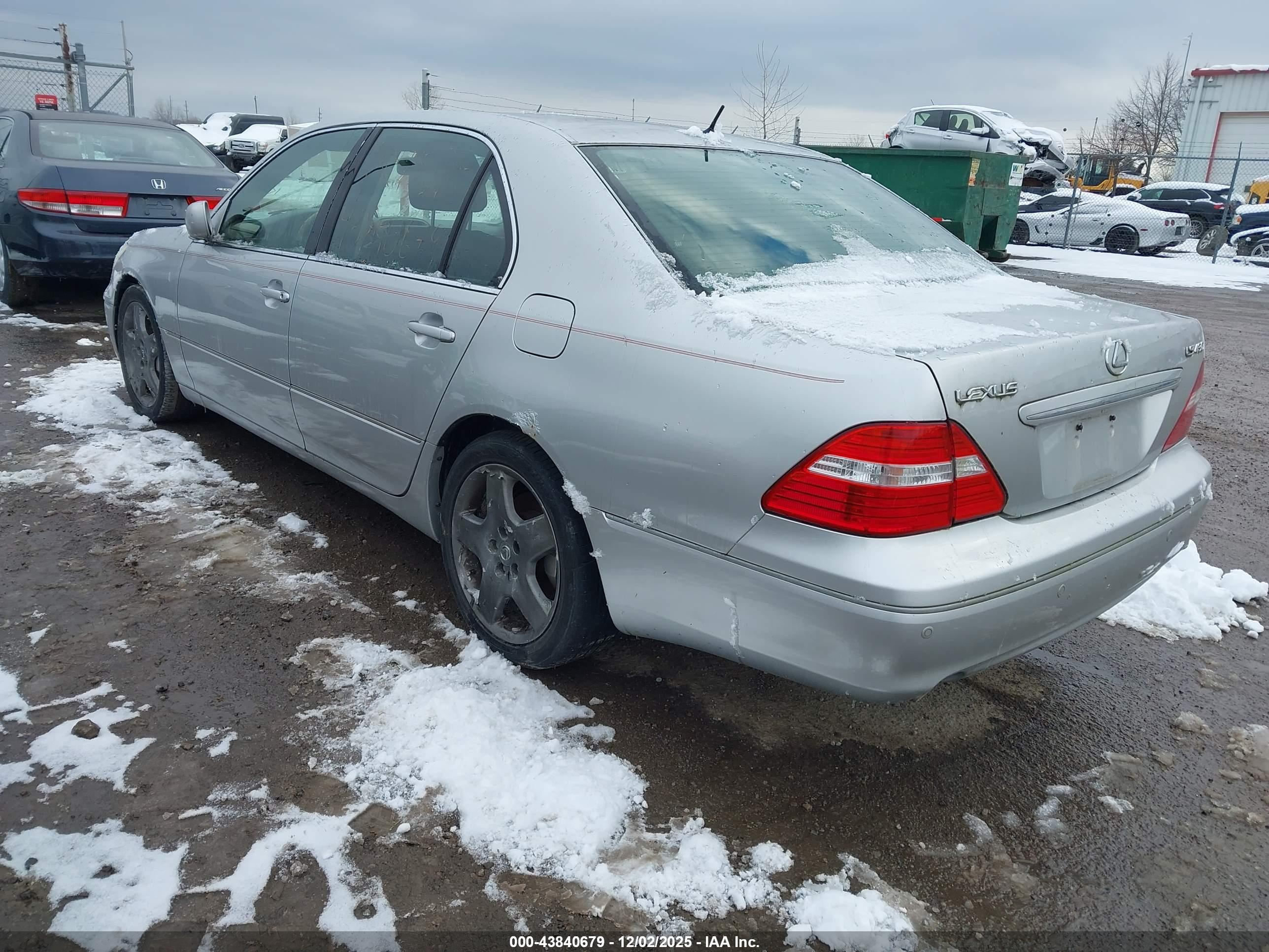 LEXUS LS image 3