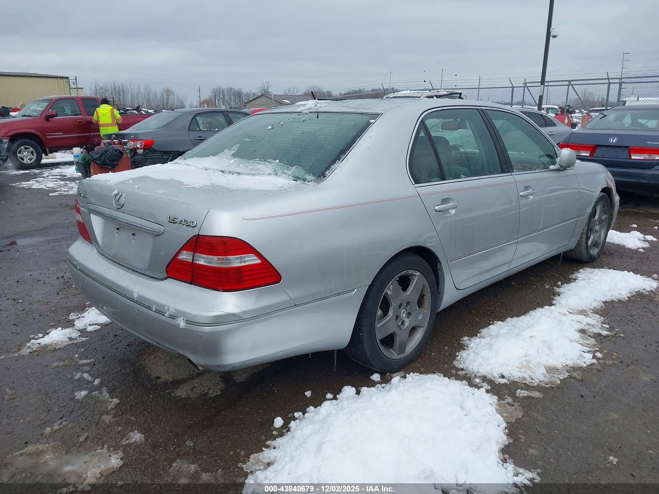 LEXUS LS image 4