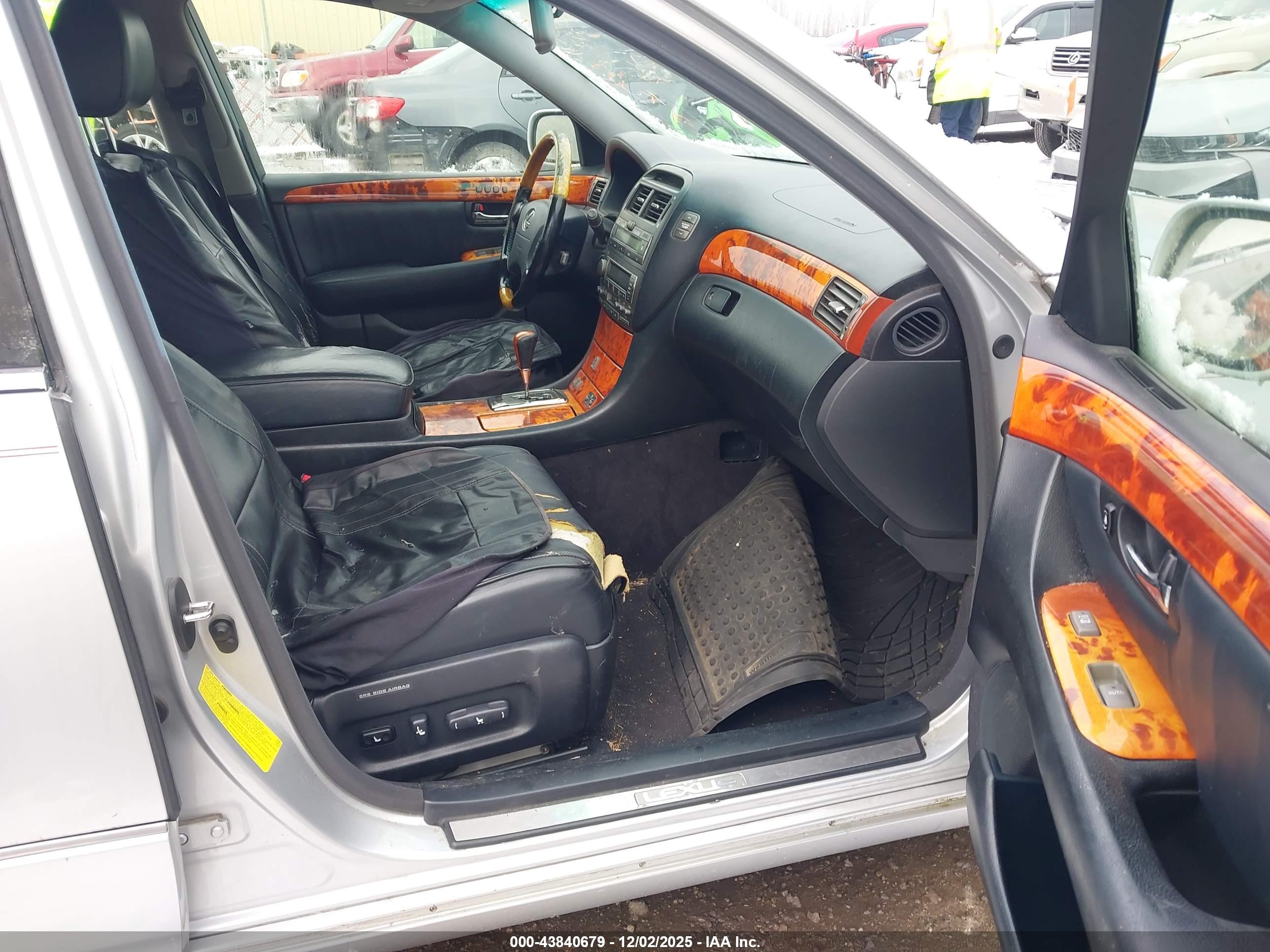 LEXUS LS image 5