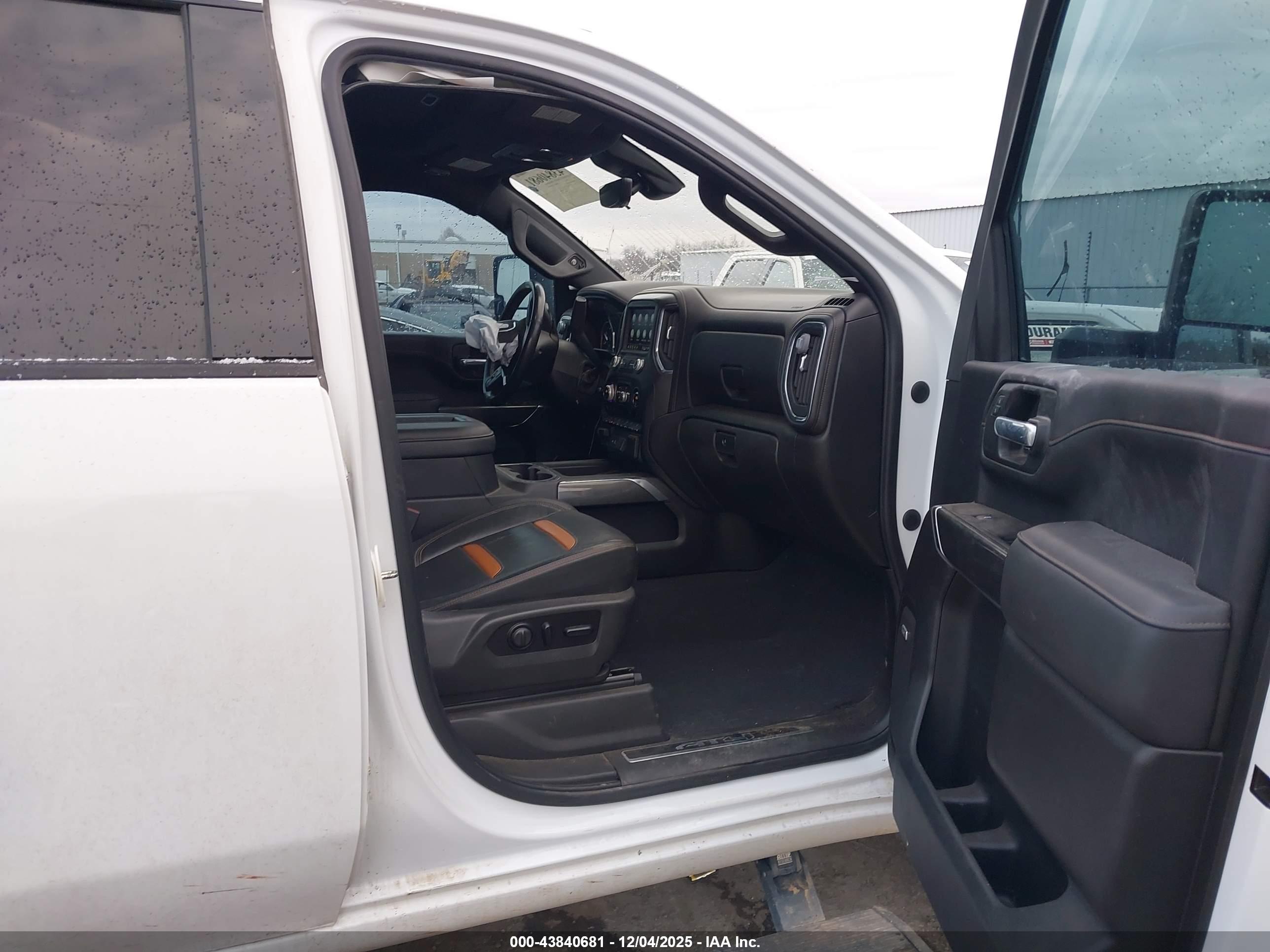 GMC SIERRA image 5