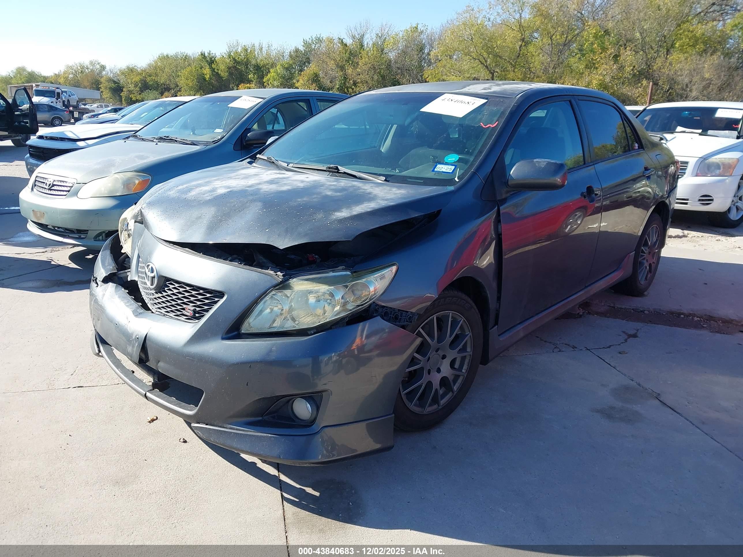 TOYOTA COROLLA image 2