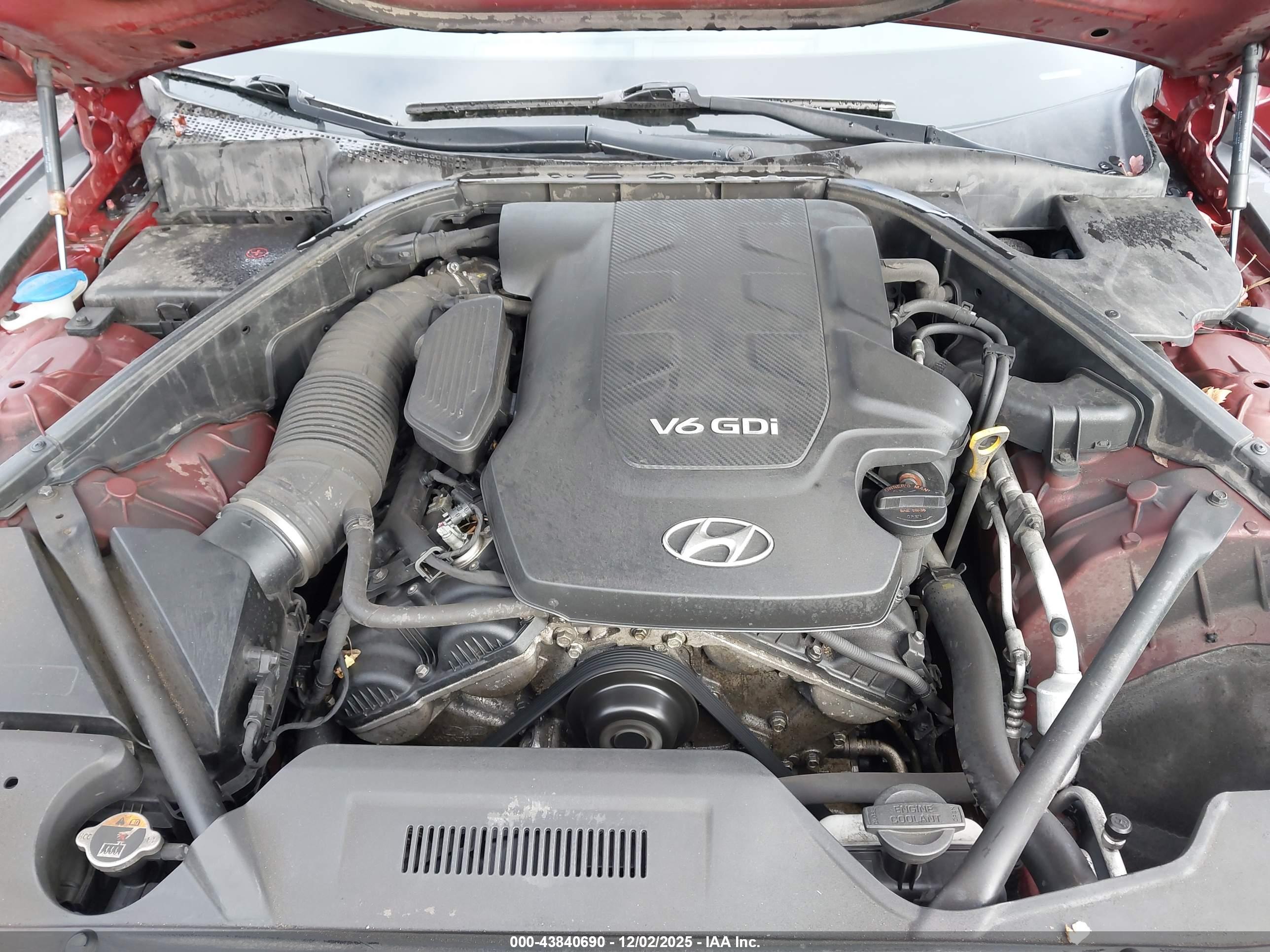 HYUNDAI GENESIS image 10