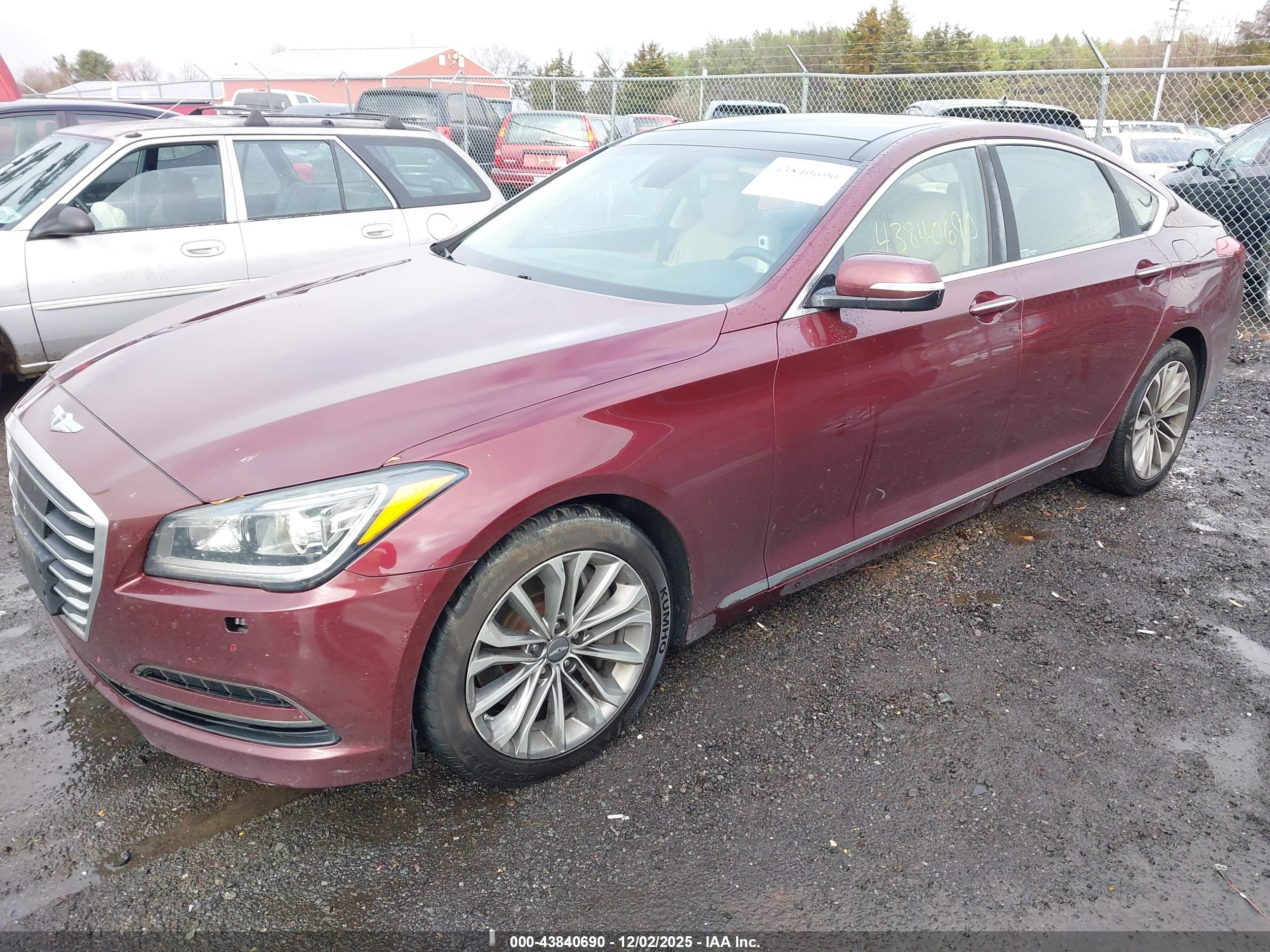 HYUNDAI GENESIS image 2