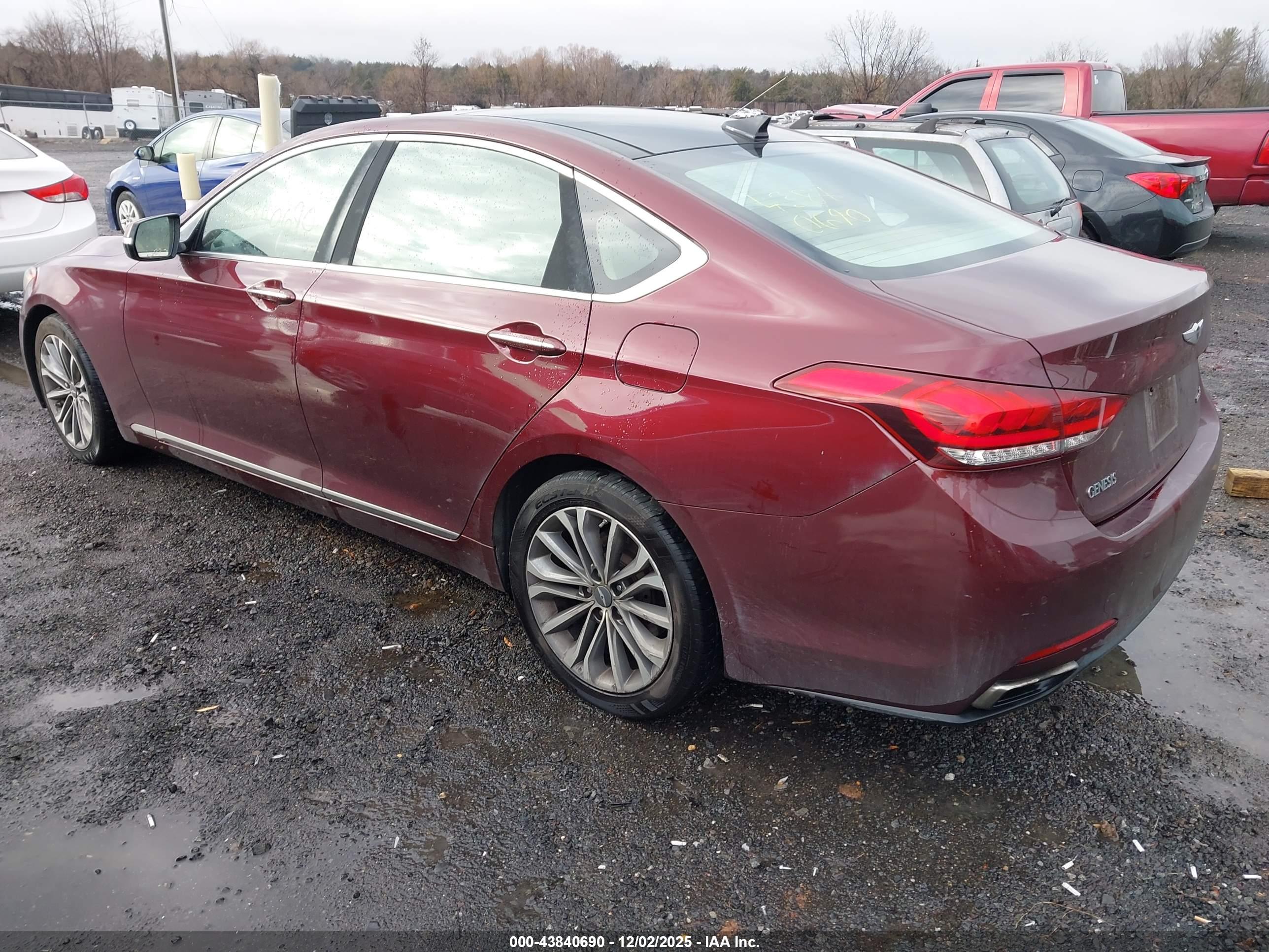 HYUNDAI GENESIS image 3