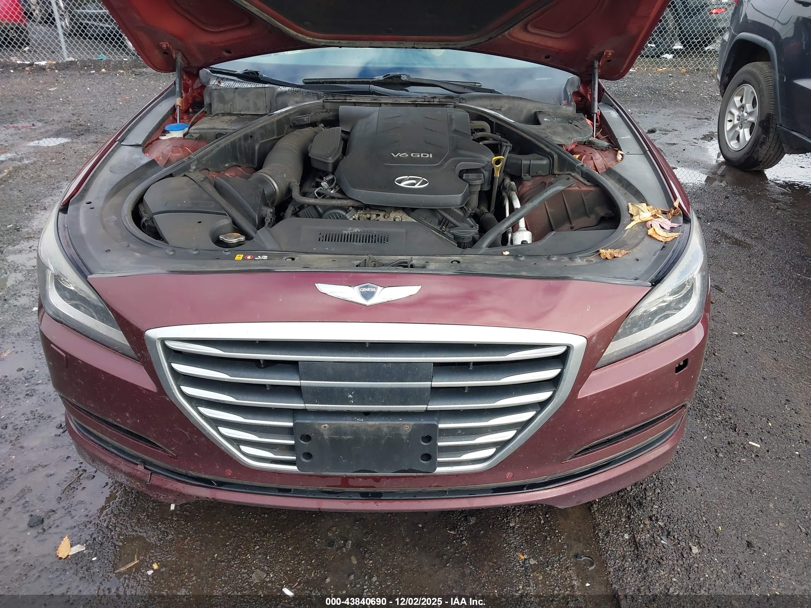 HYUNDAI GENESIS image 6