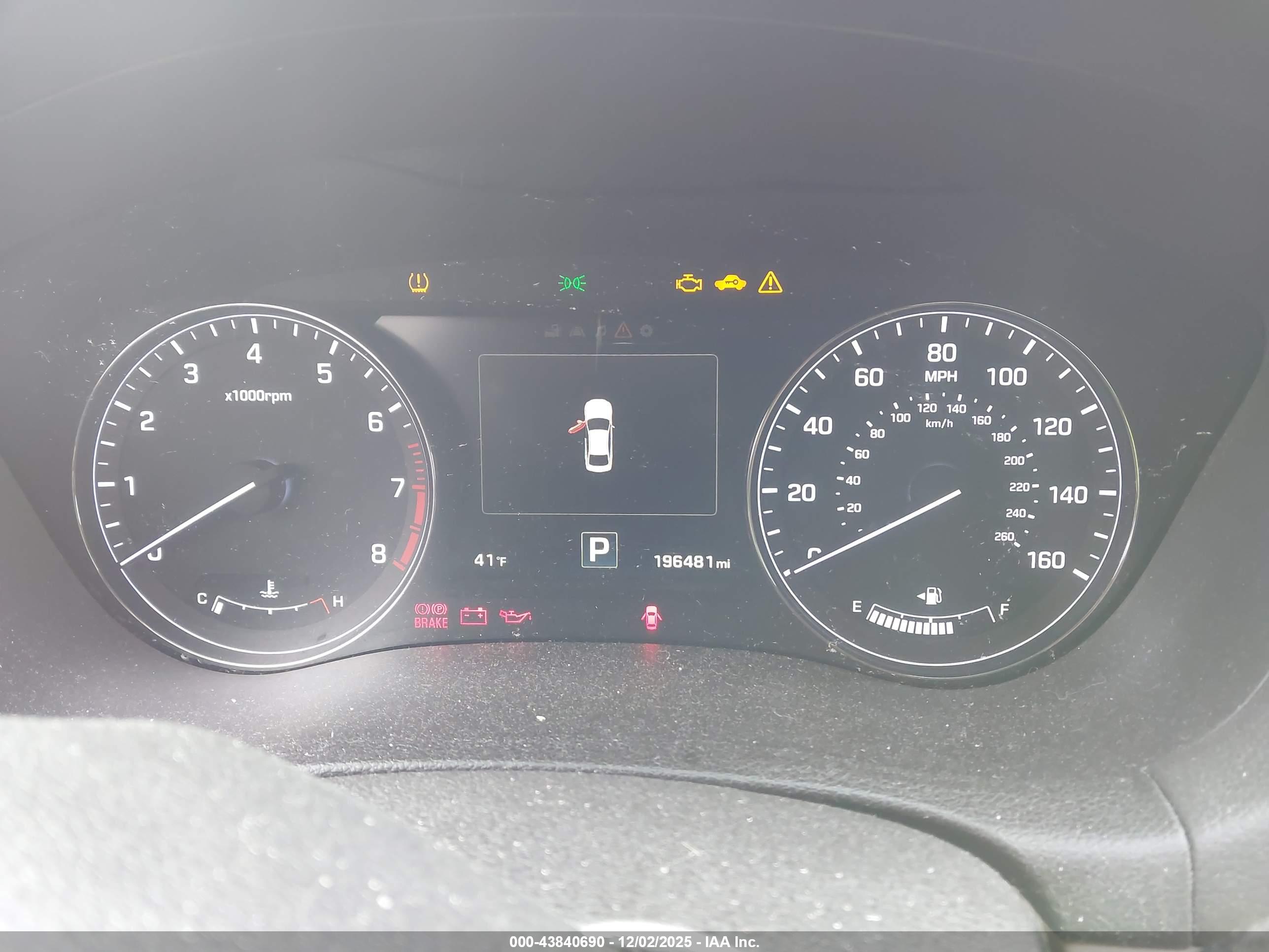HYUNDAI GENESIS image 7