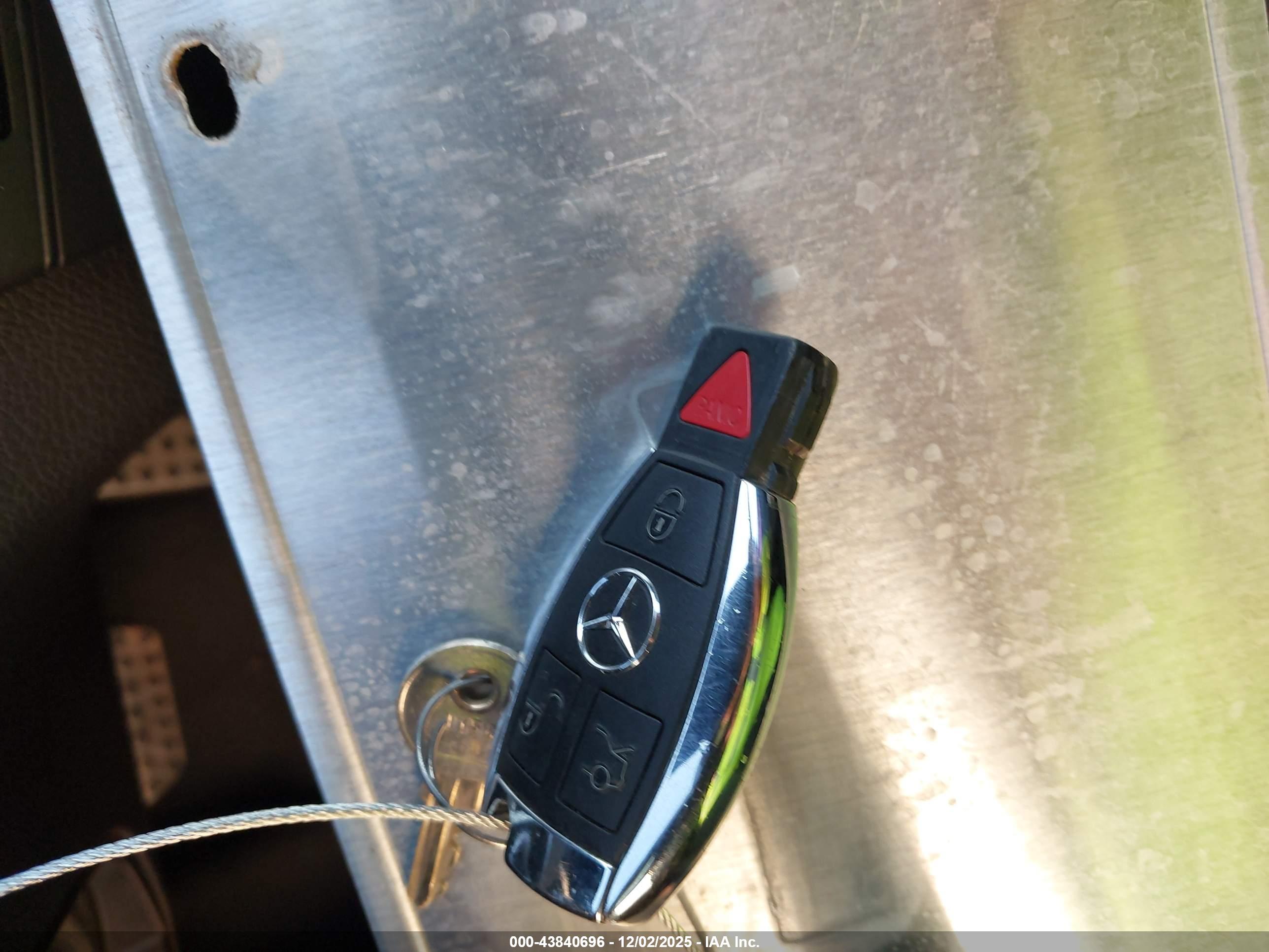 MERCEDES-BENZ C image 11