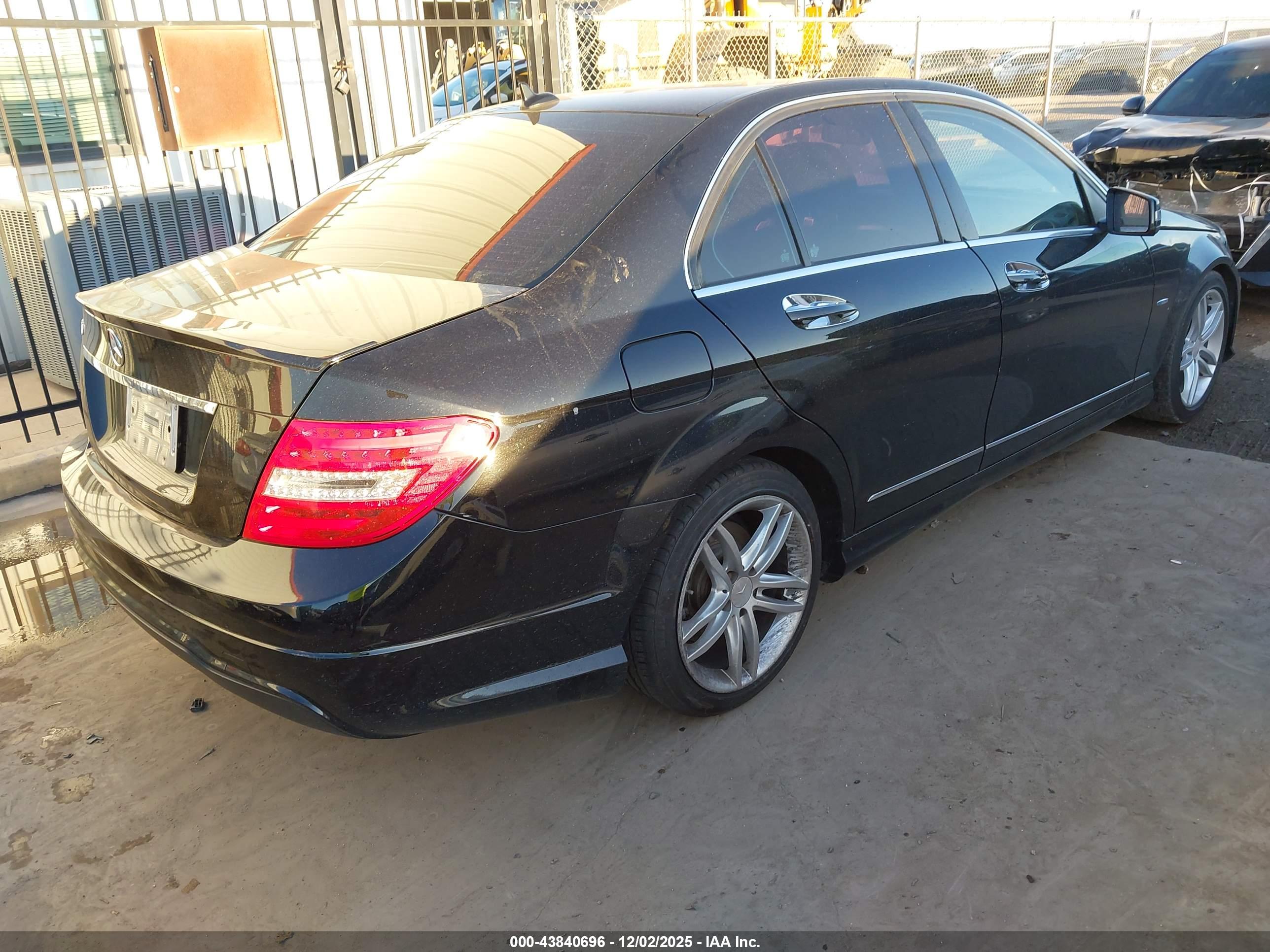 MERCEDES-BENZ C image 4