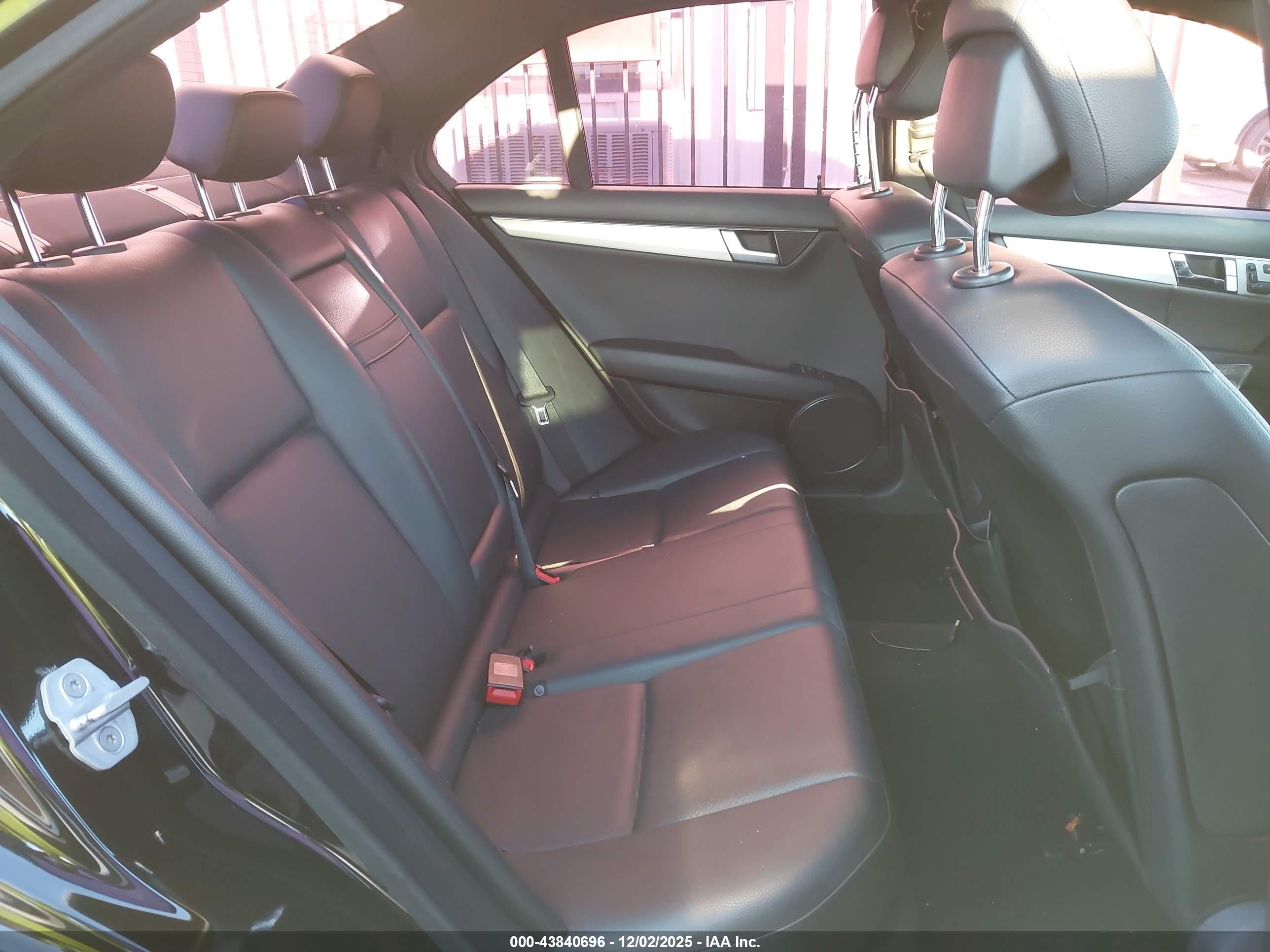 MERCEDES-BENZ C image 8