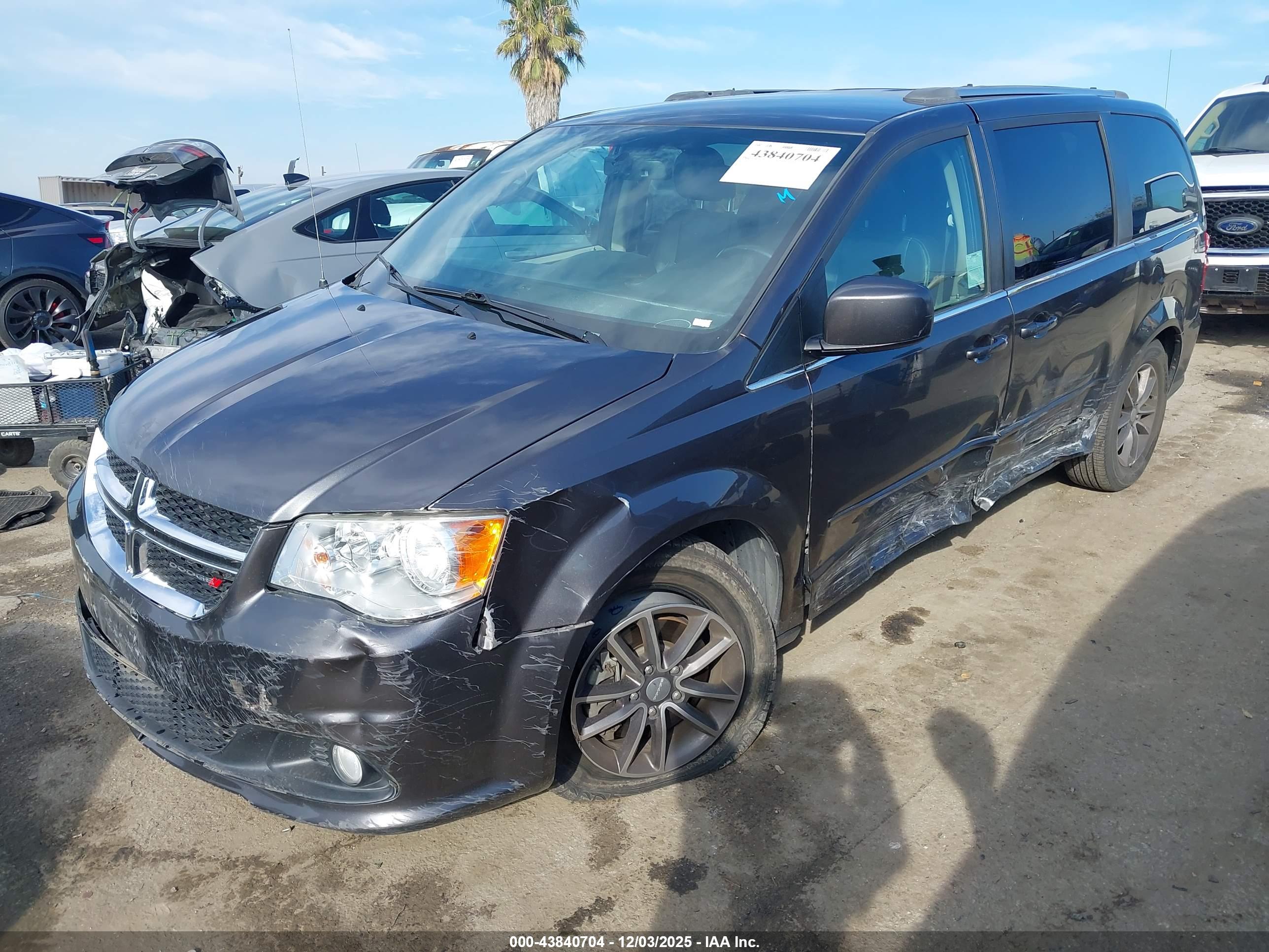 DODGE GRAND image 2