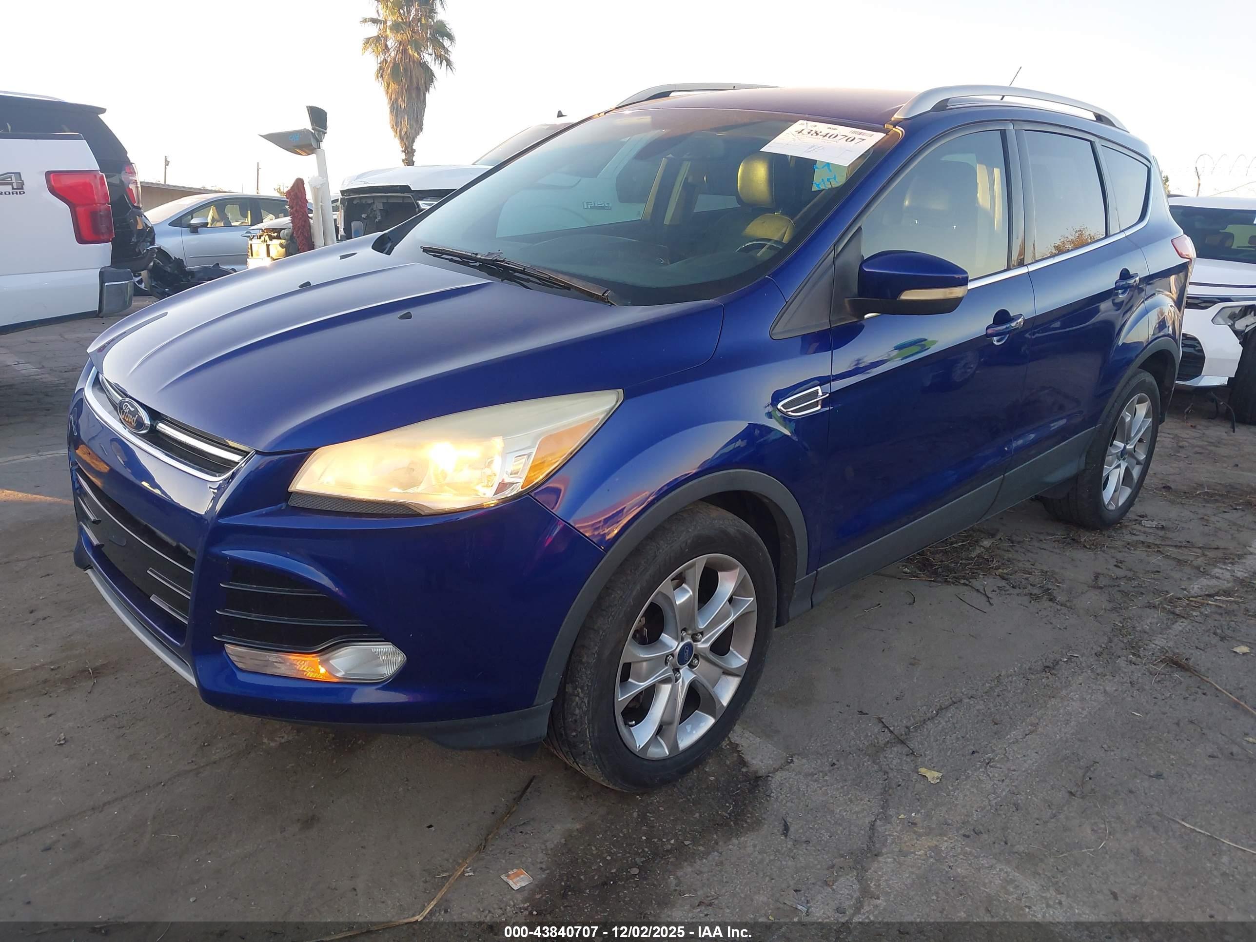 FORD ESCAPE image 2