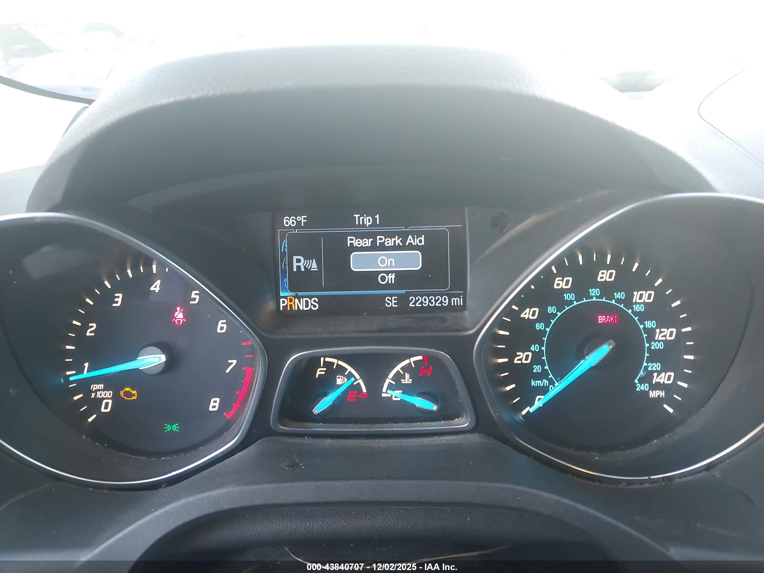 FORD ESCAPE image 7