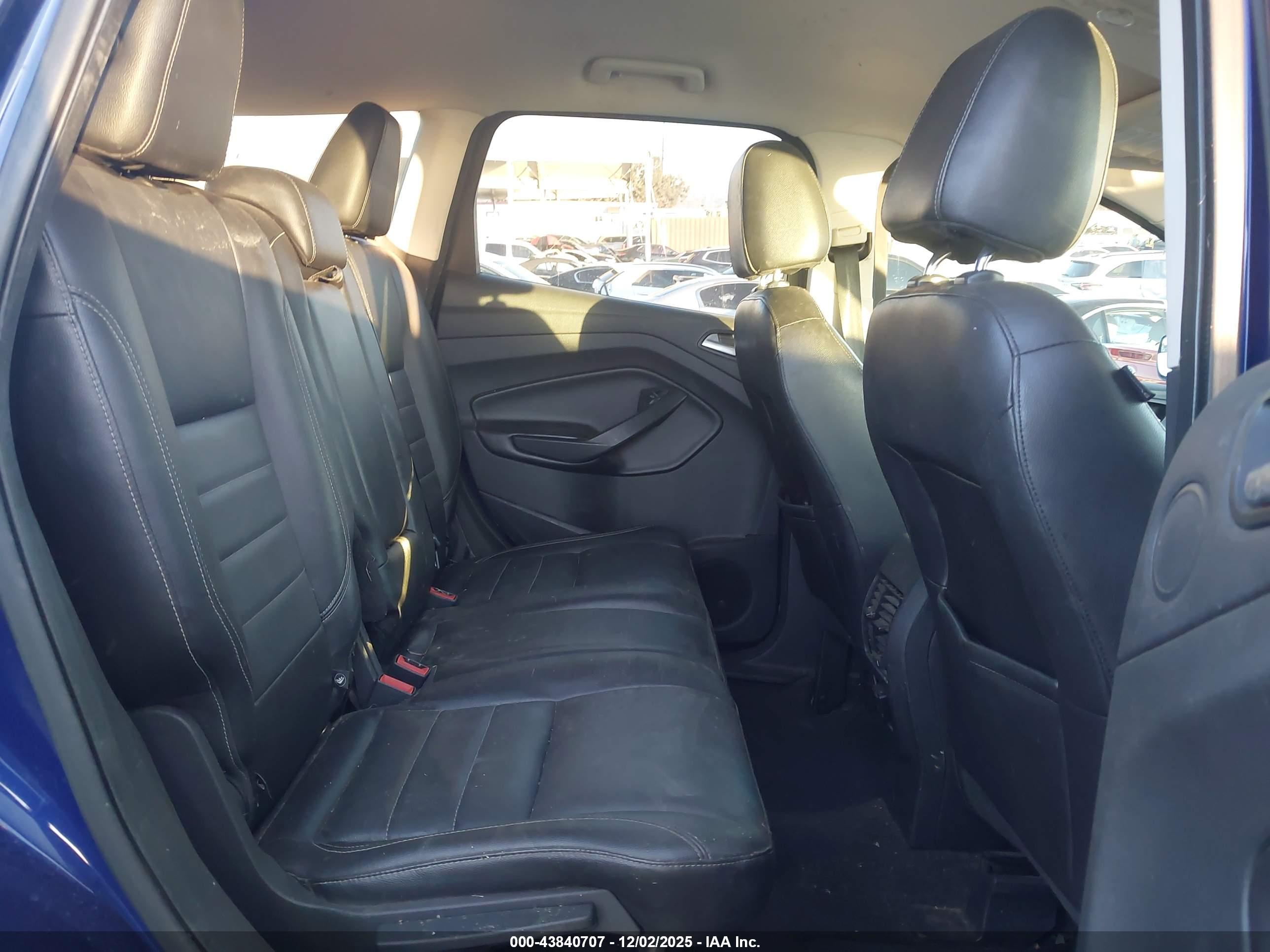 FORD ESCAPE image 8