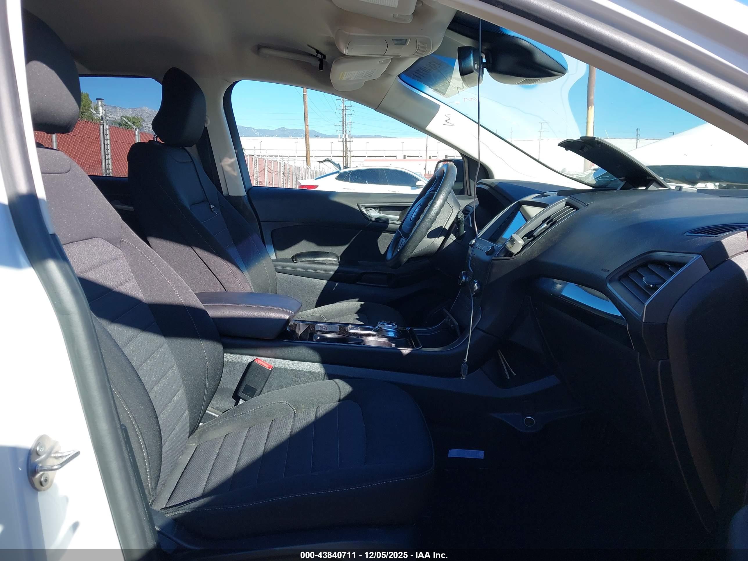 FORD EDGE image 5