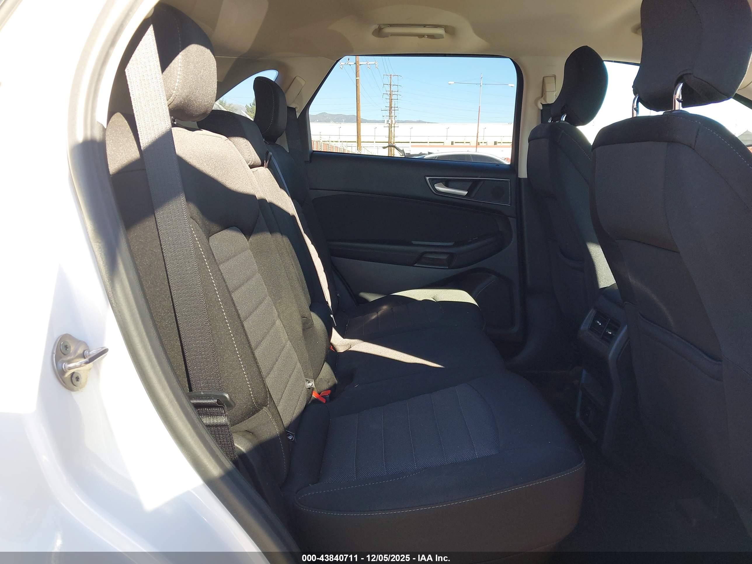 FORD EDGE image 8
