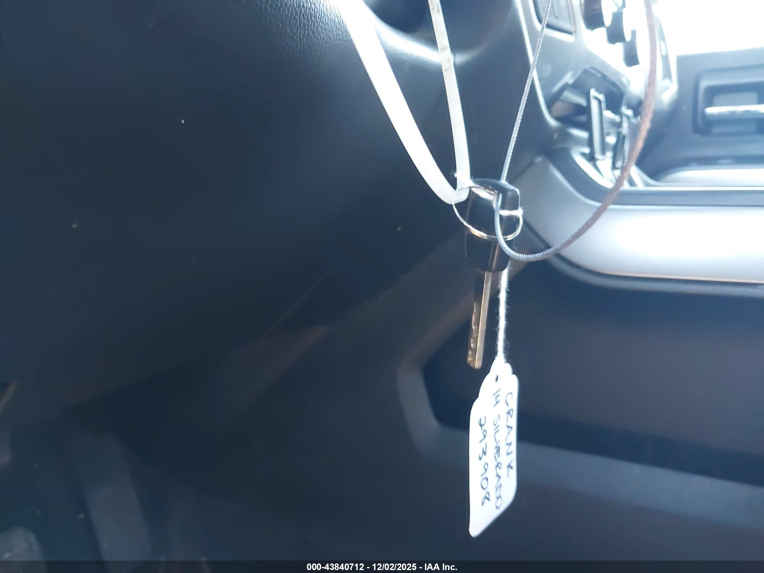 CHEVROLET SILVERADO image 11