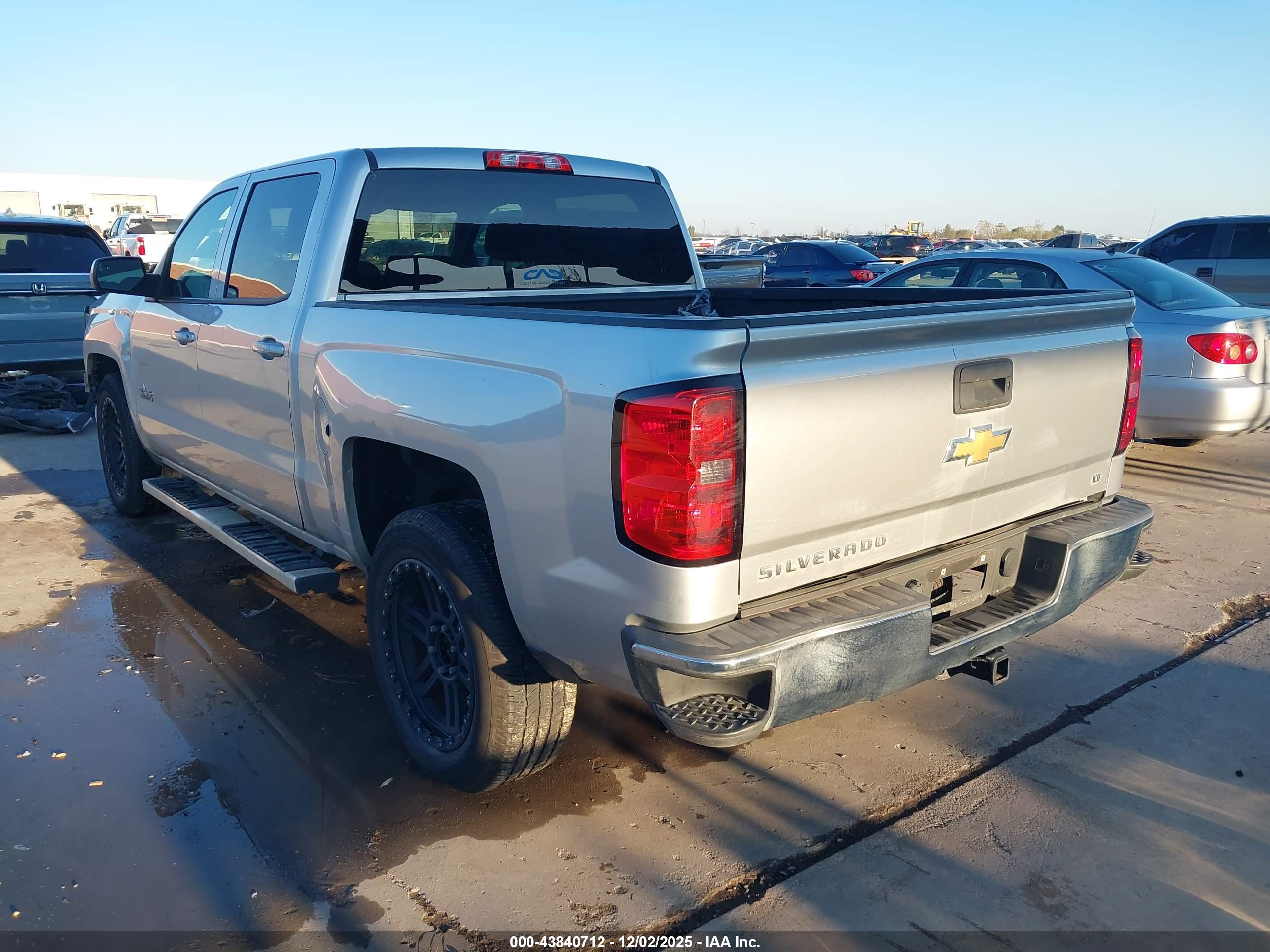 CHEVROLET SILVERADO image 3