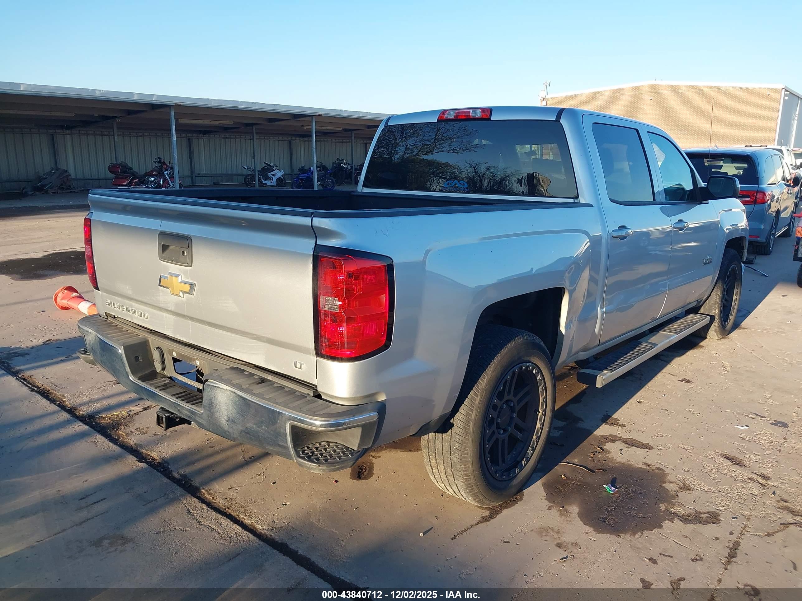 CHEVROLET SILVERADO image 4