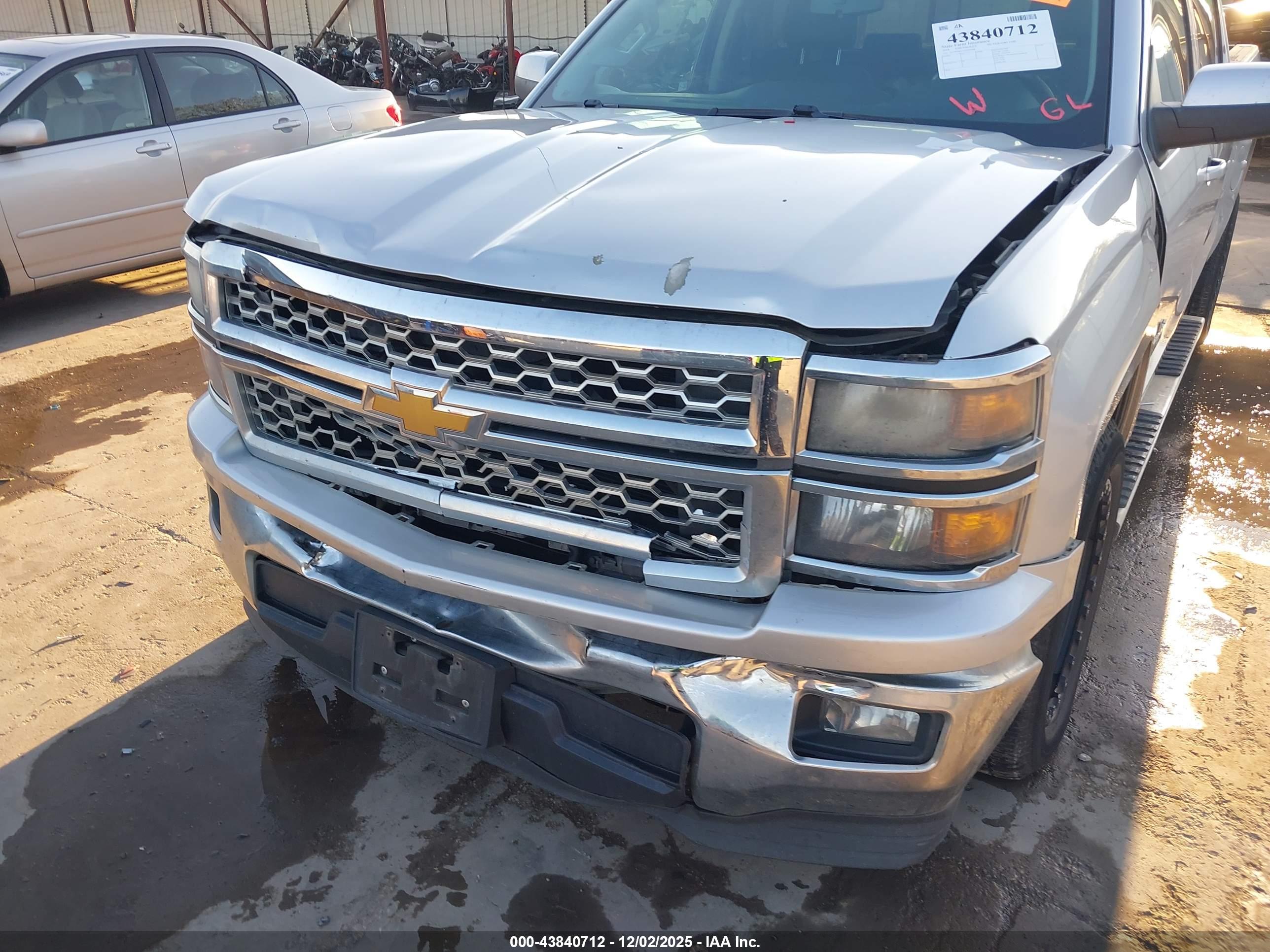 CHEVROLET SILVERADO image 6