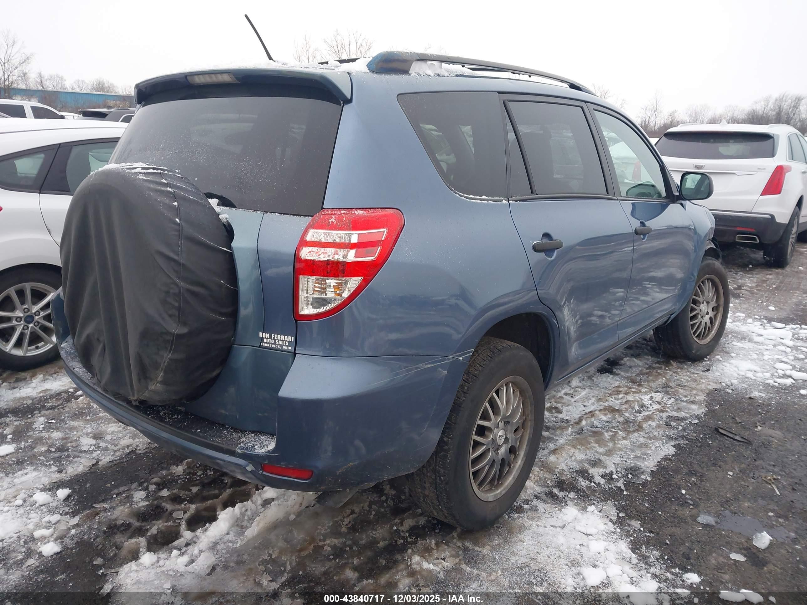 TOYOTA RAV4 image 4