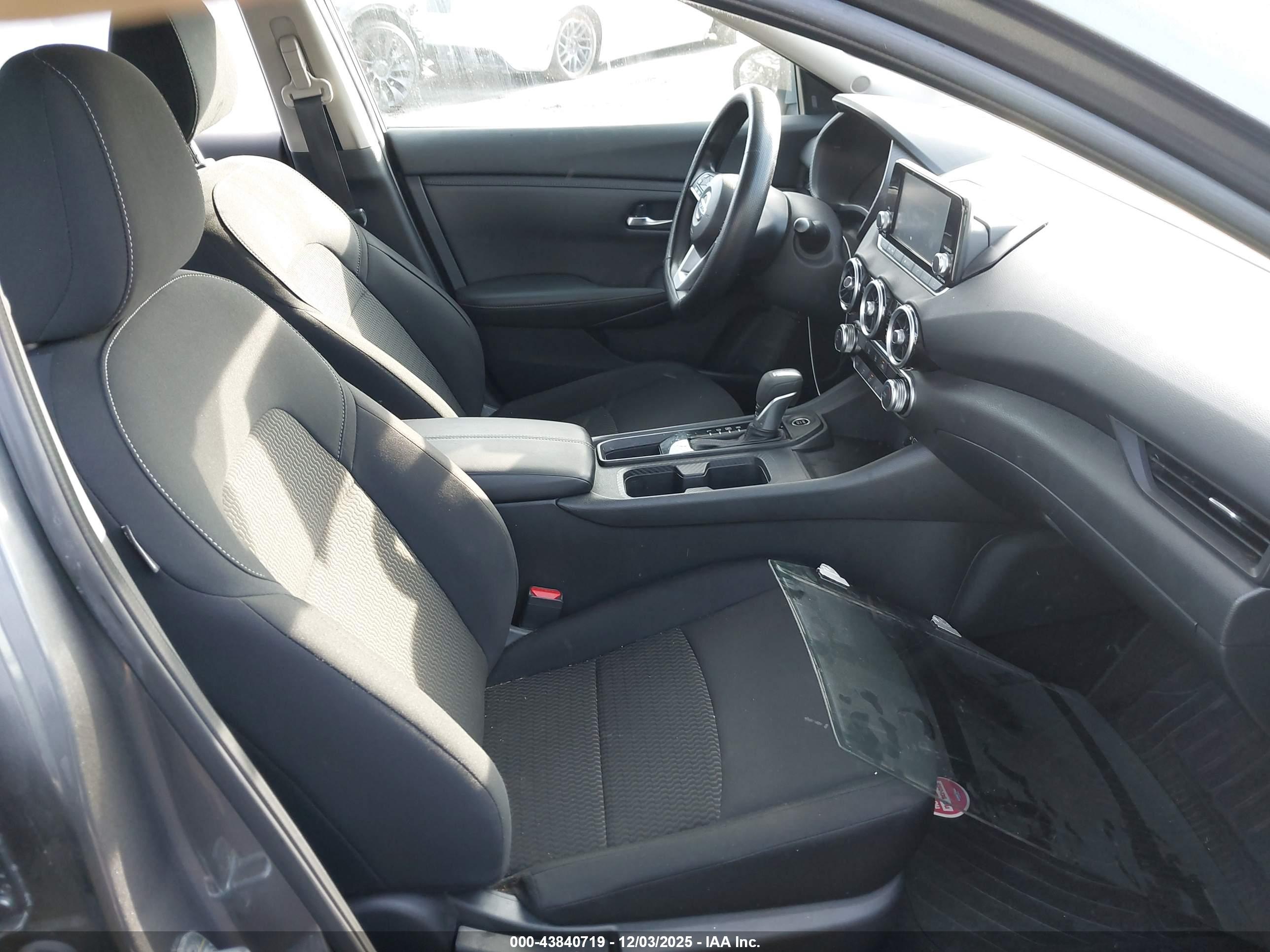 NISSAN SENTRA image 5