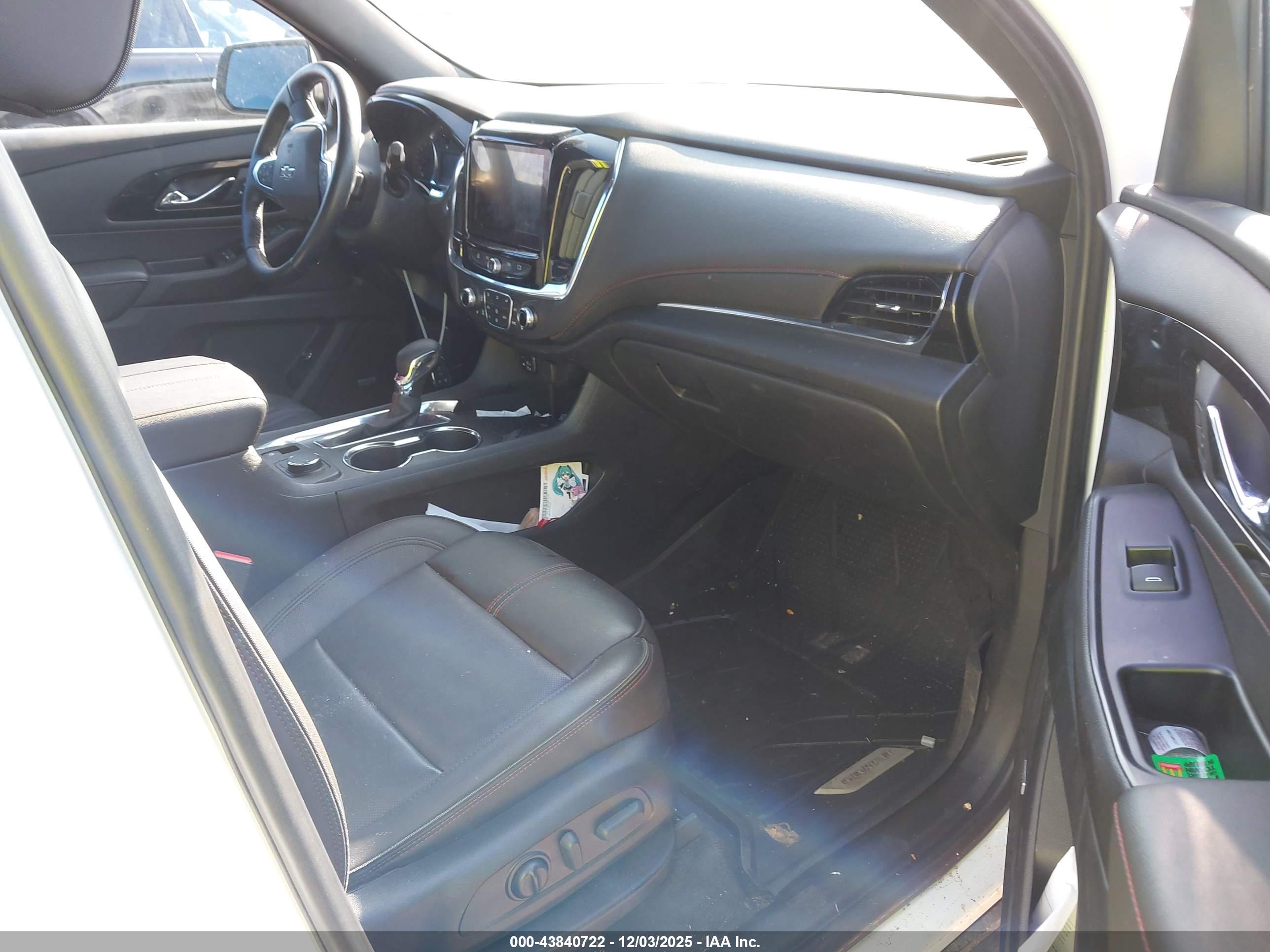 CHEVROLET TRAVERSE image 5