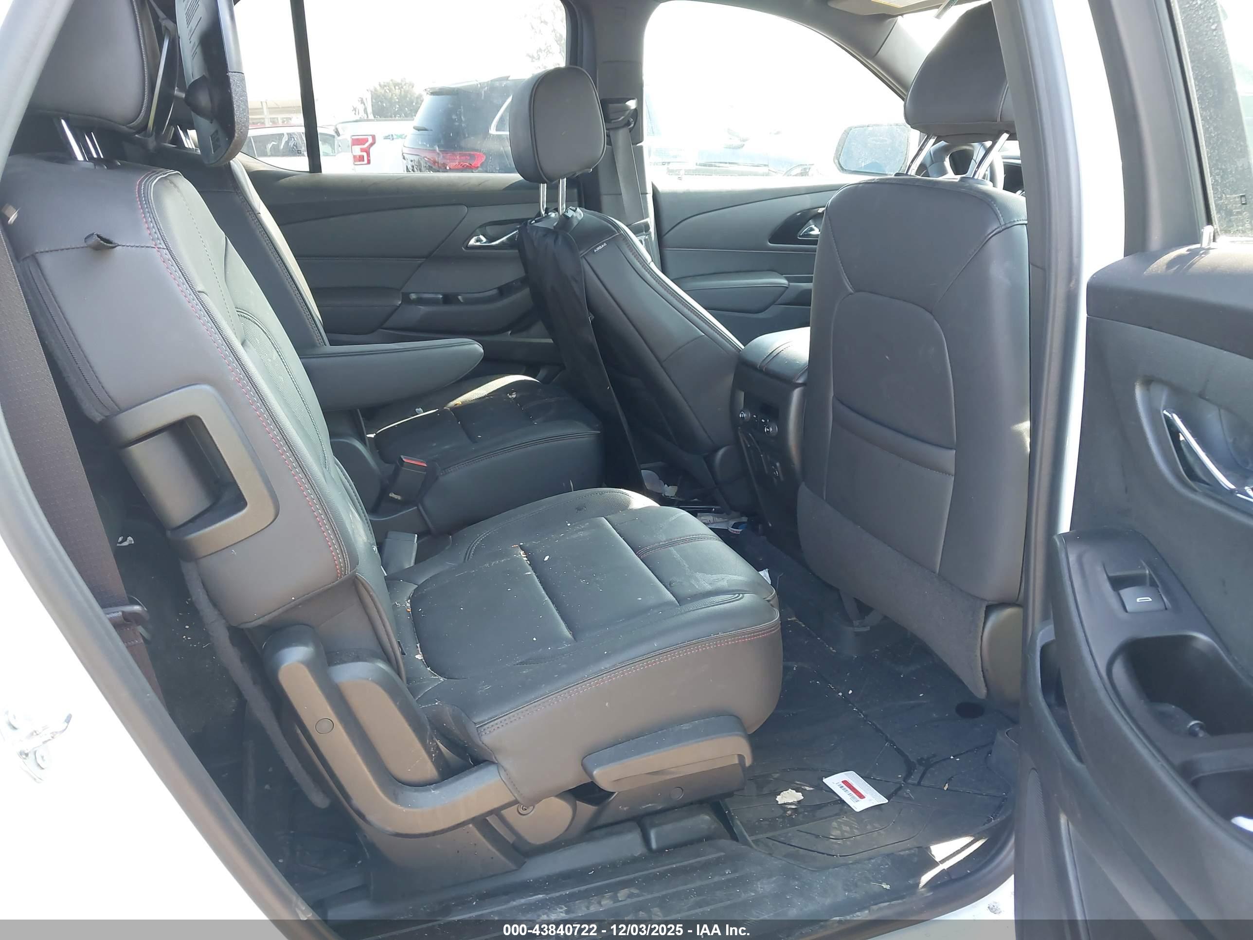 CHEVROLET TRAVERSE image 8