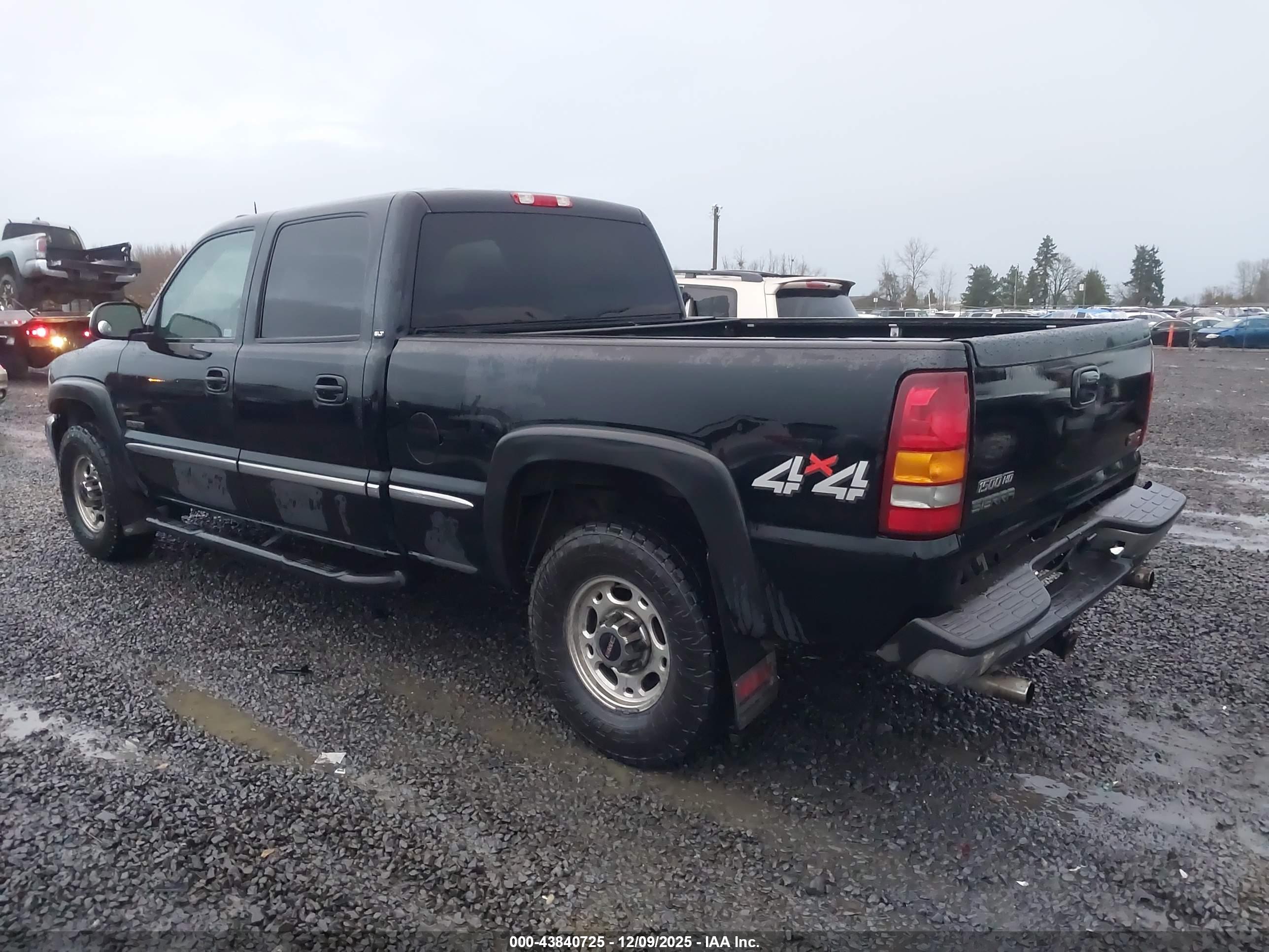 GMC SIERRA image 3