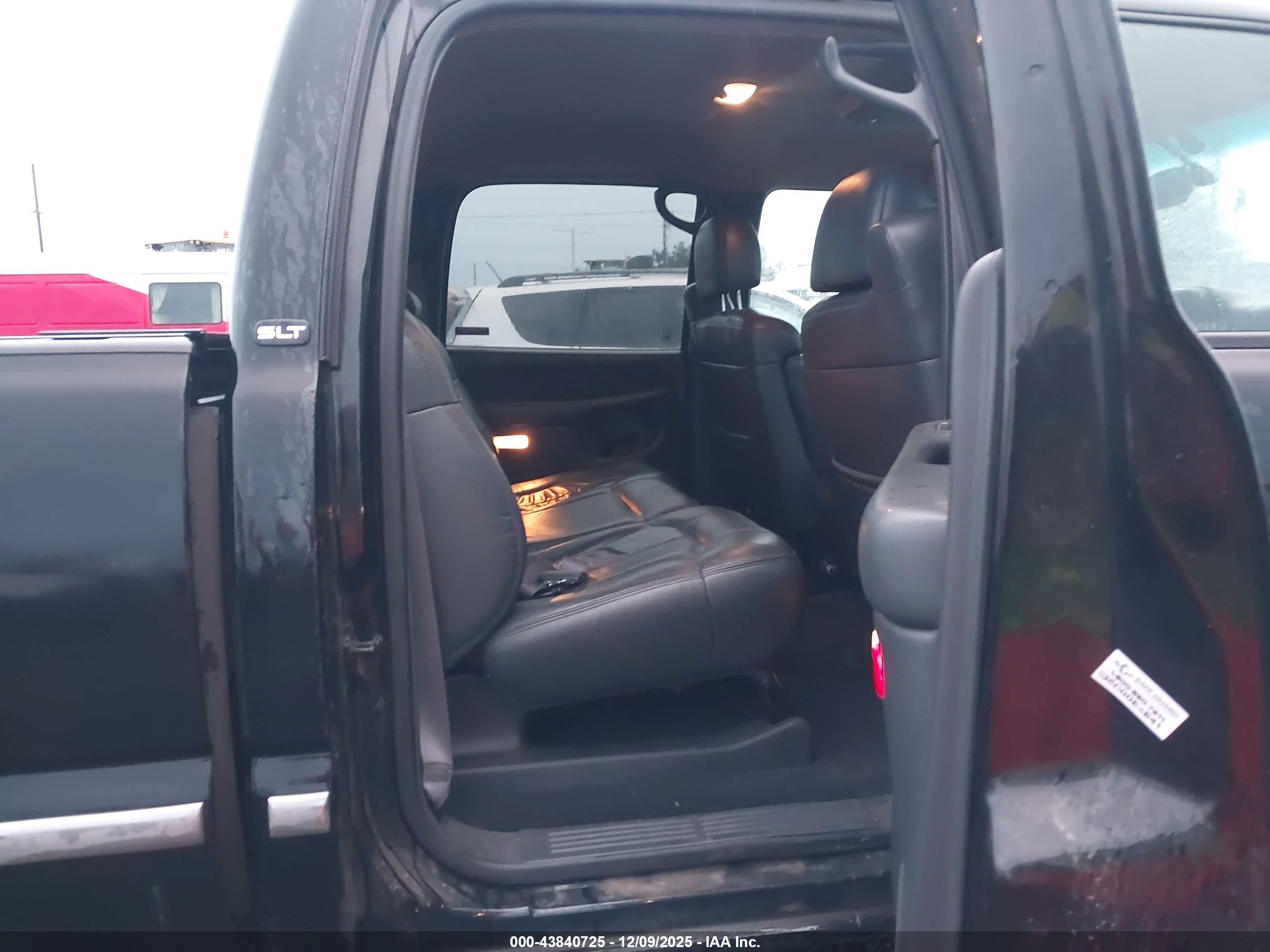 GMC SIERRA image 8