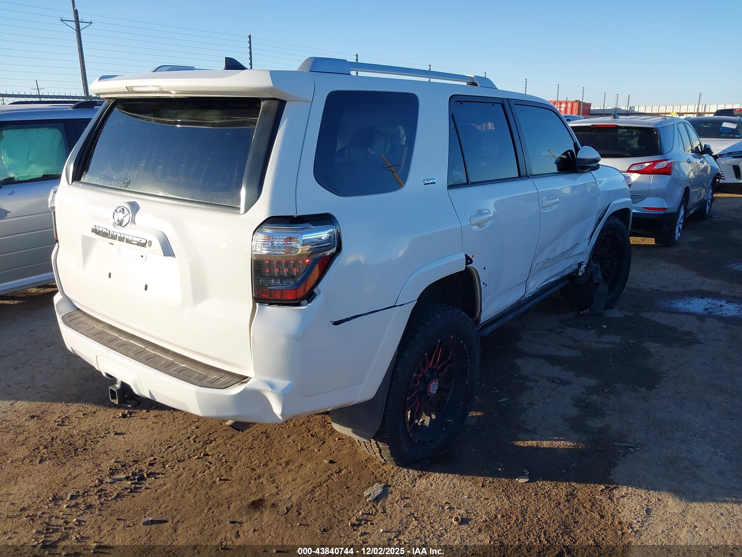 TOYOTA 4RUNNER image 4
