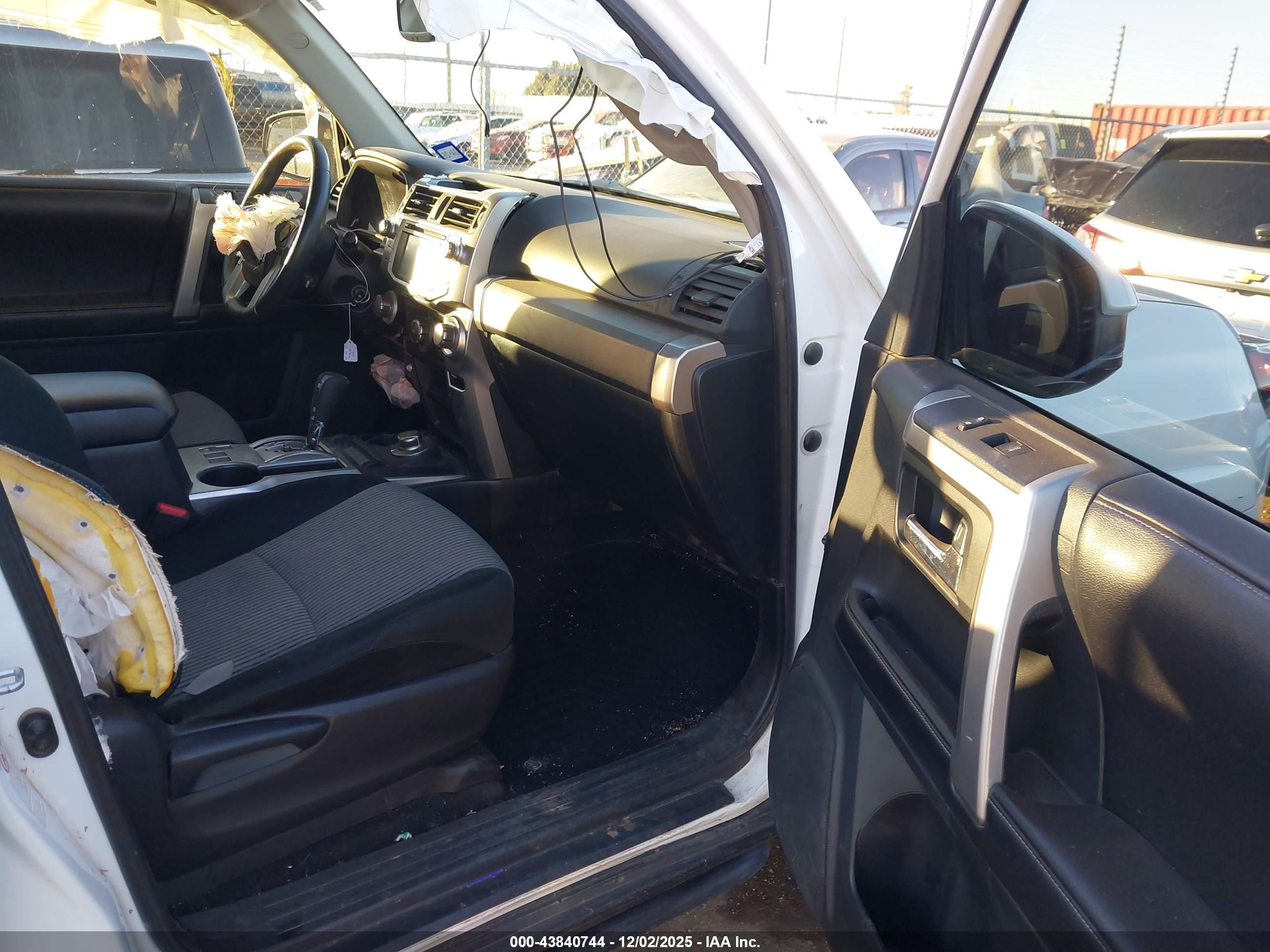 TOYOTA 4RUNNER image 5