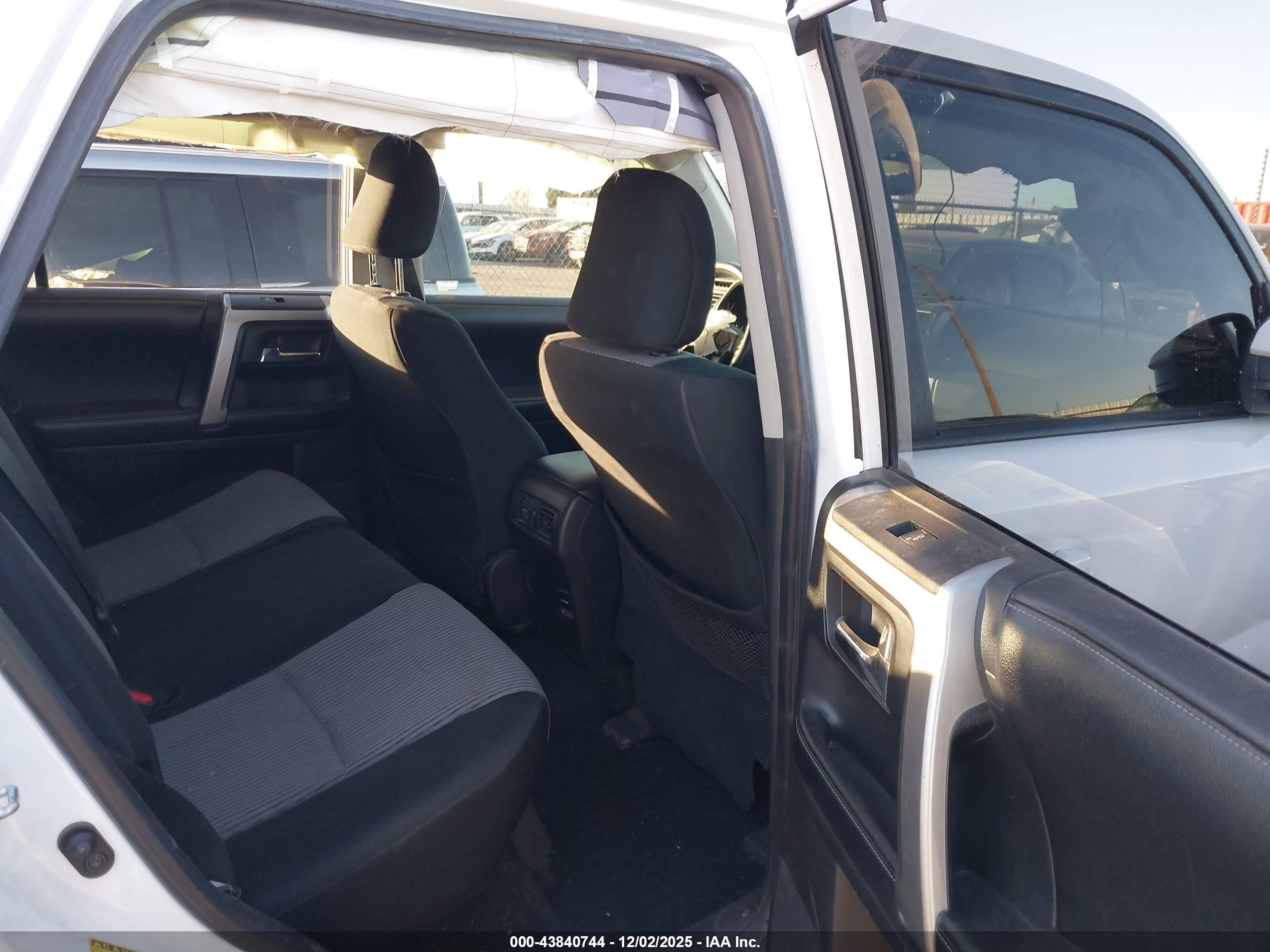TOYOTA 4RUNNER image 8