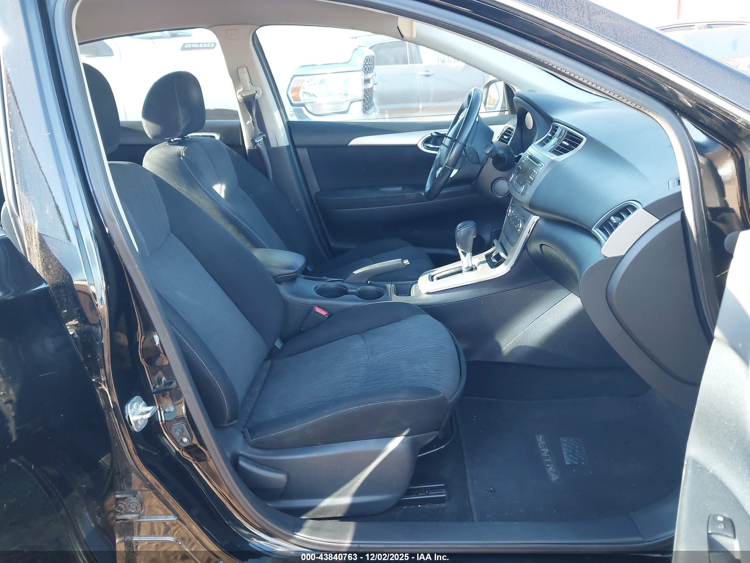 NISSAN SENTRA image 5