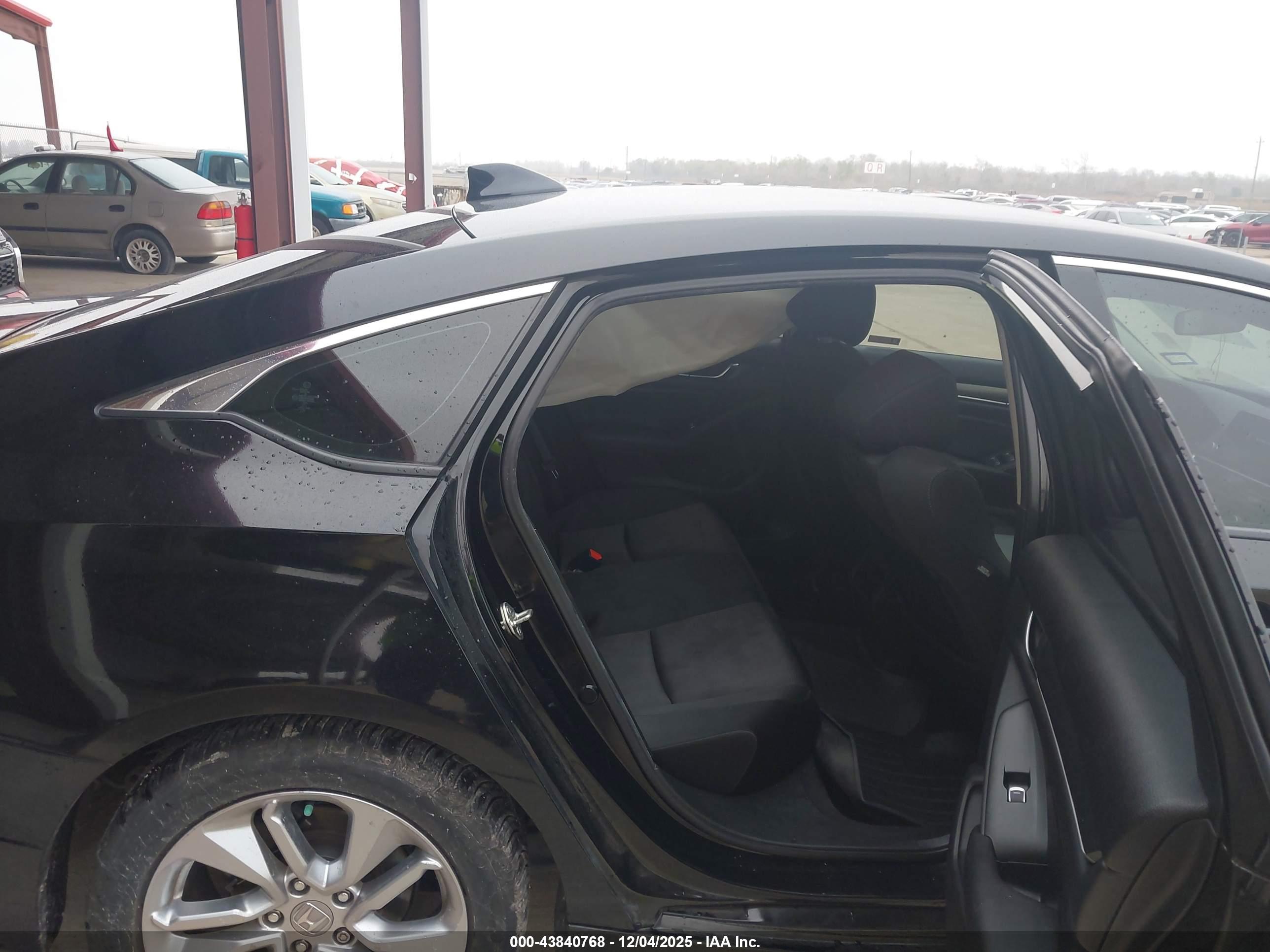 HONDA ACCORD image 8