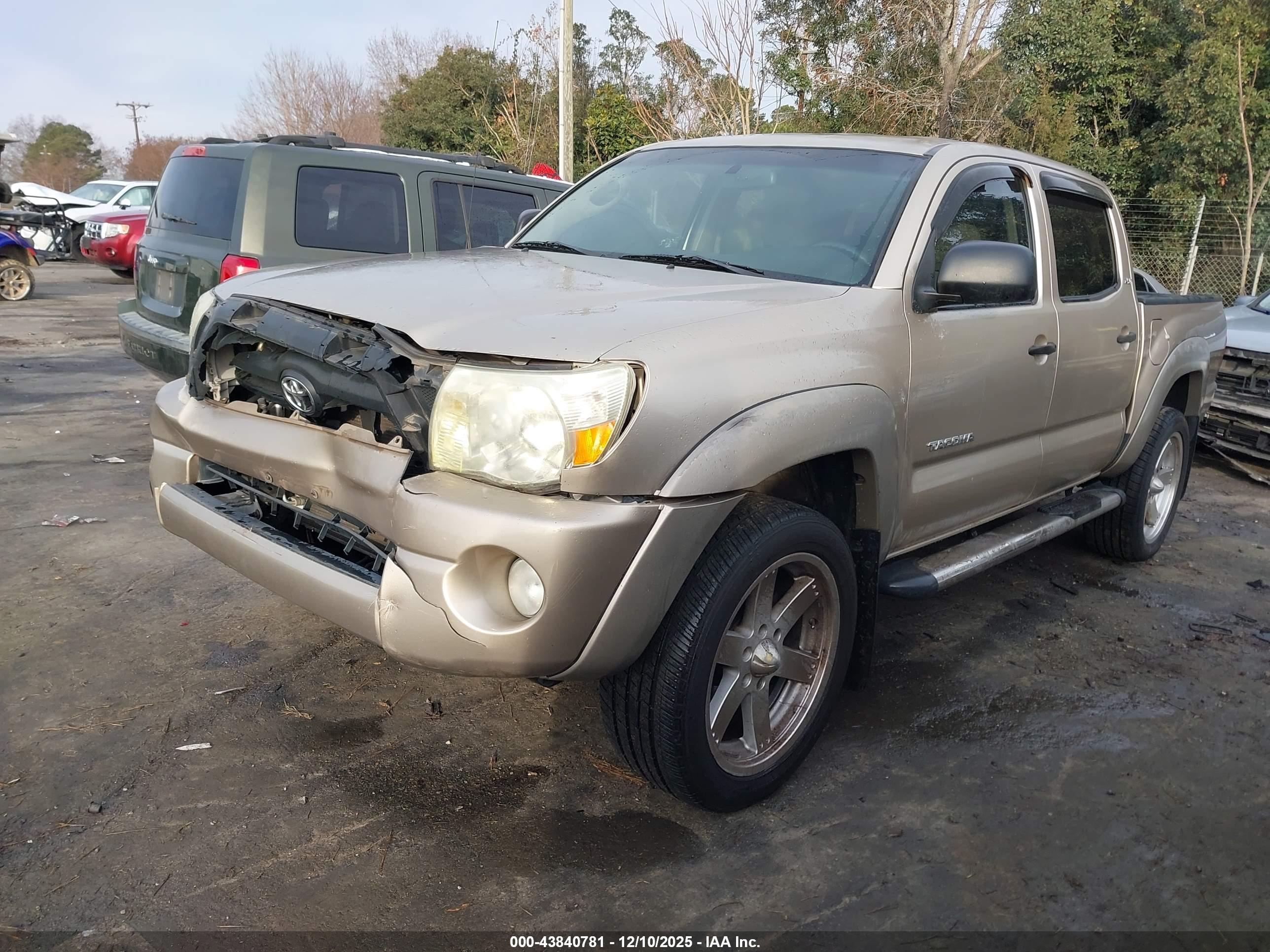 TOYOTA TACOMA image 2