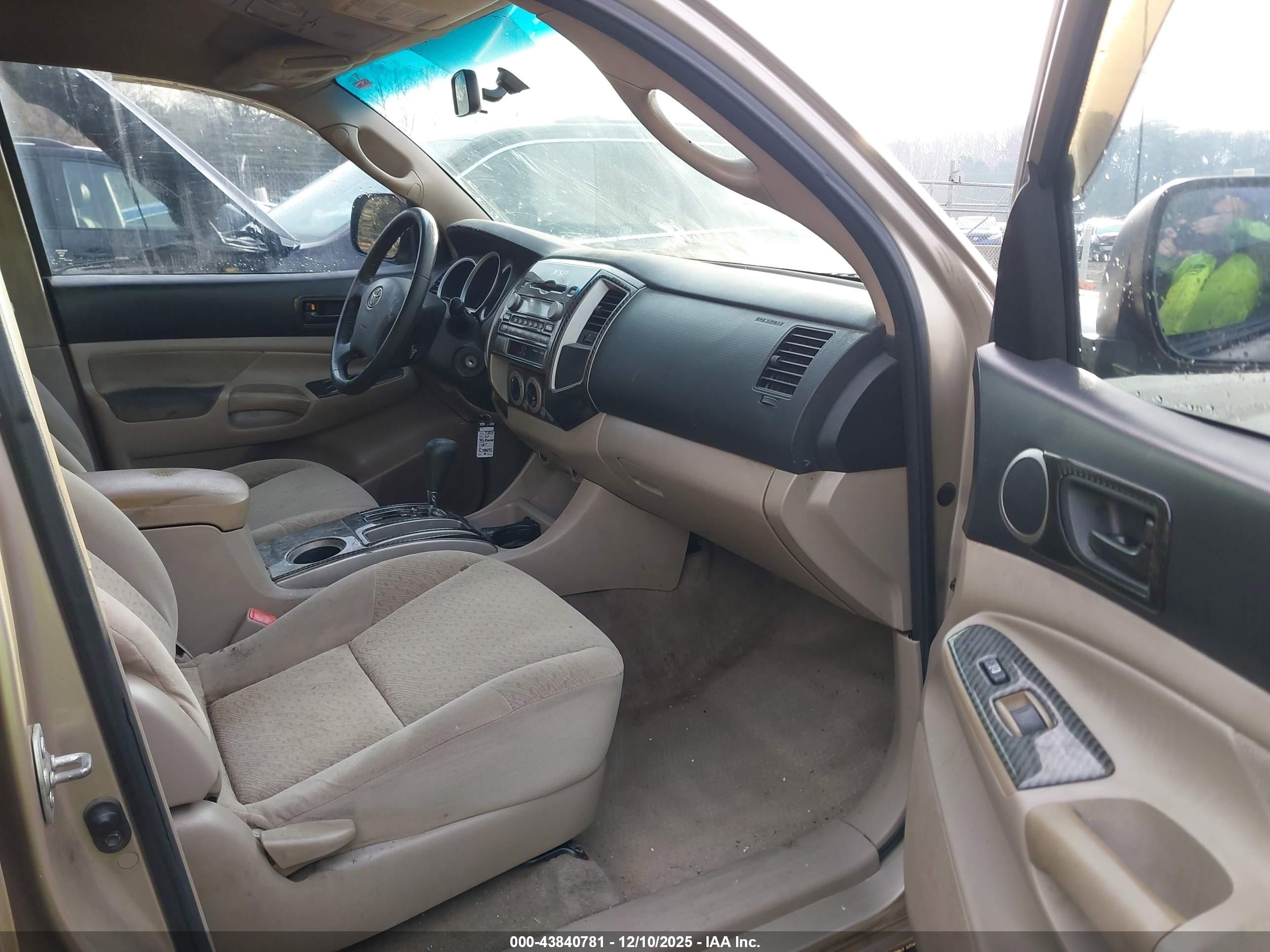 TOYOTA TACOMA image 5