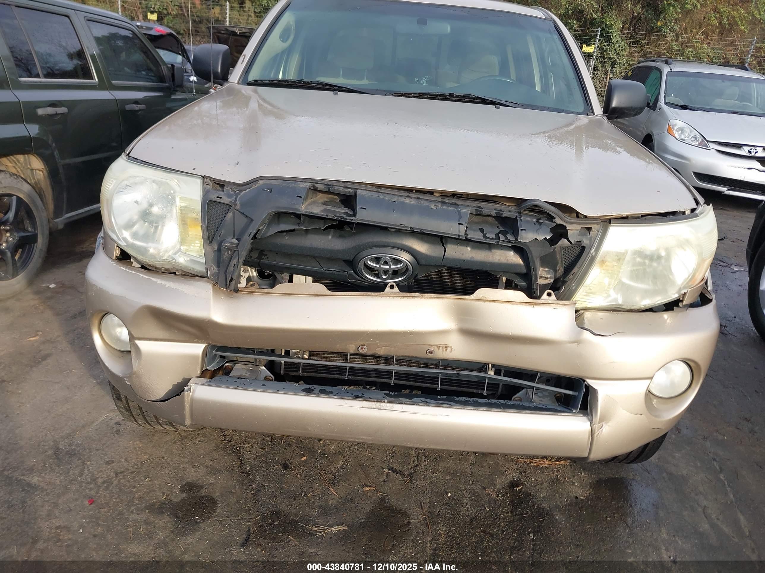 TOYOTA TACOMA image 6